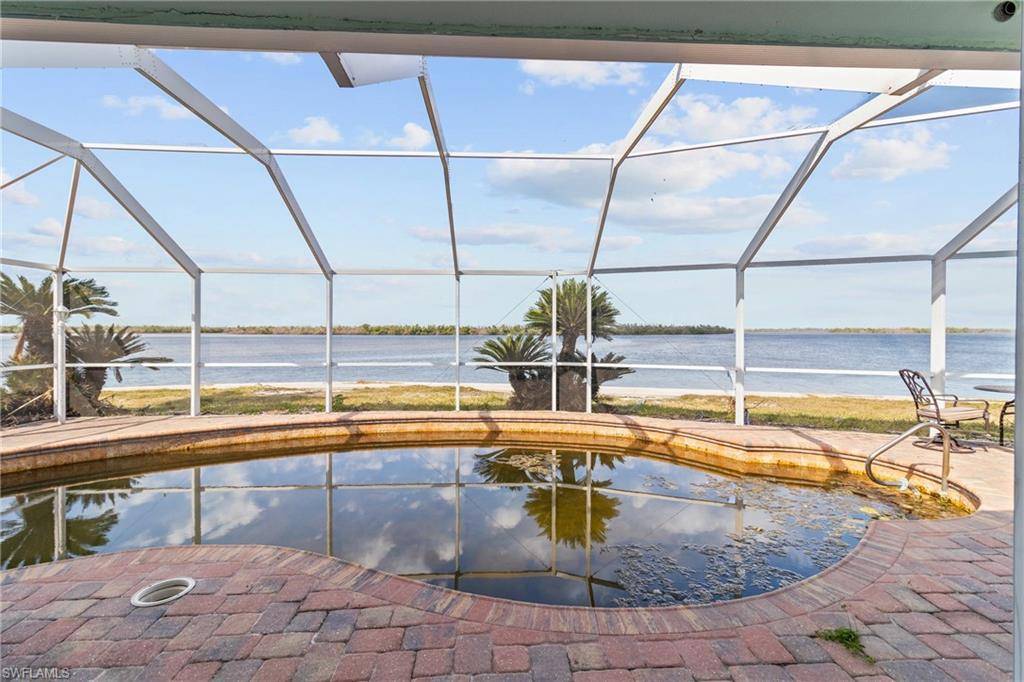 Matlacha, FL 33993,11915 Island AVE
