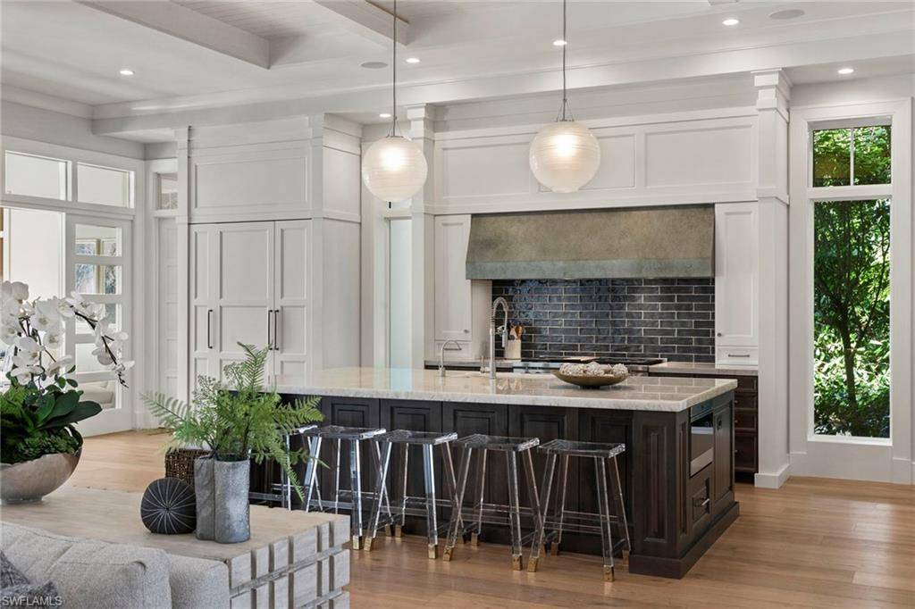 Naples, FL 34108,810 Bentwood DR