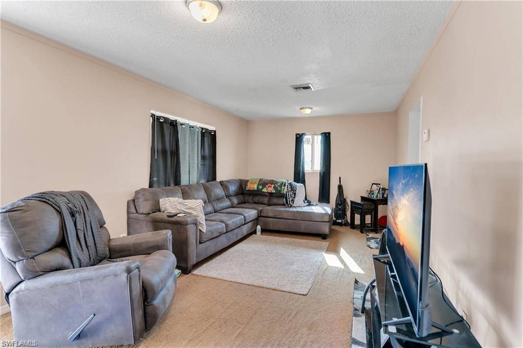Fort Myers, FL 33905,318 Bellair RD