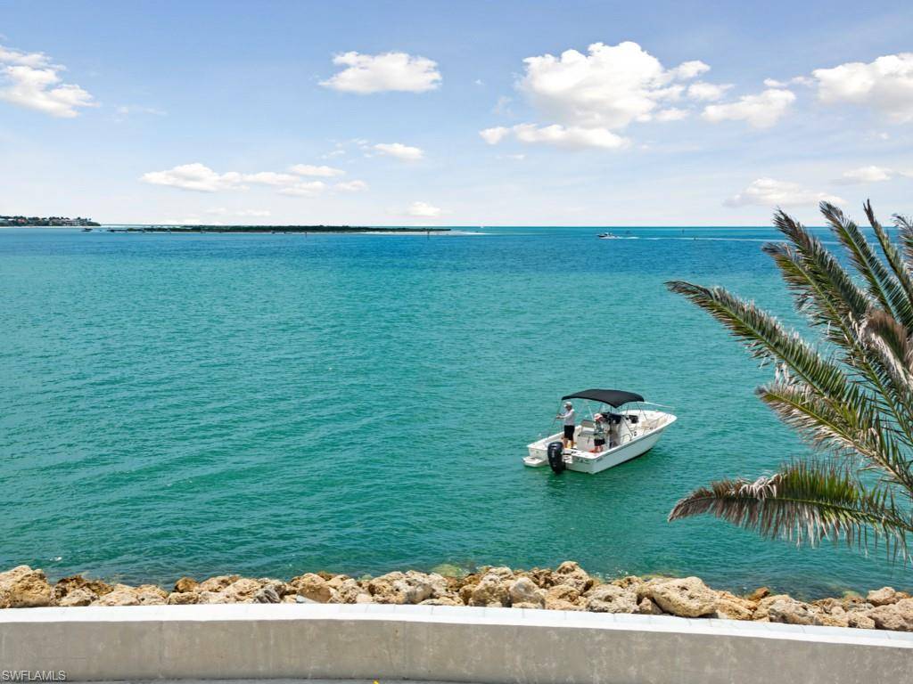 Naples, FL 34113,623 La Peninsula BLVD #623