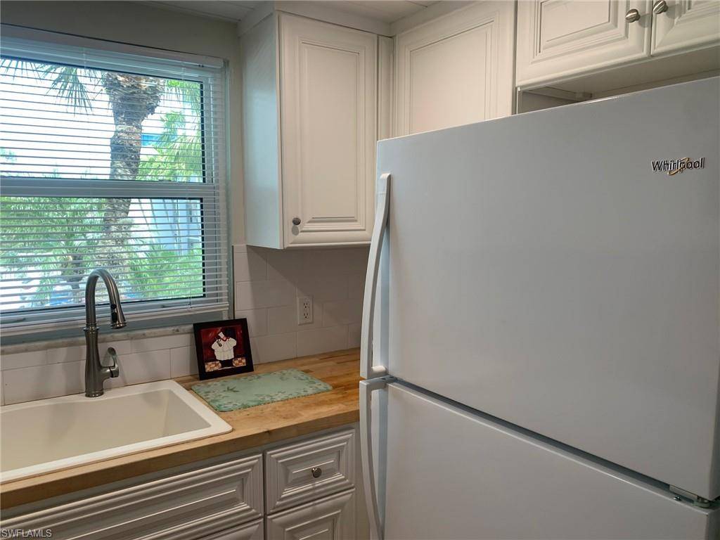 Fort Myers, FL 33907,1724 Pine Valley DR #201