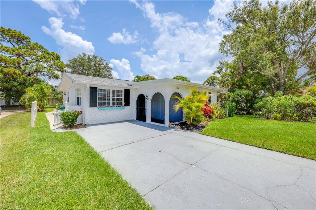 Naples, FL 34108,761 95th AVE N