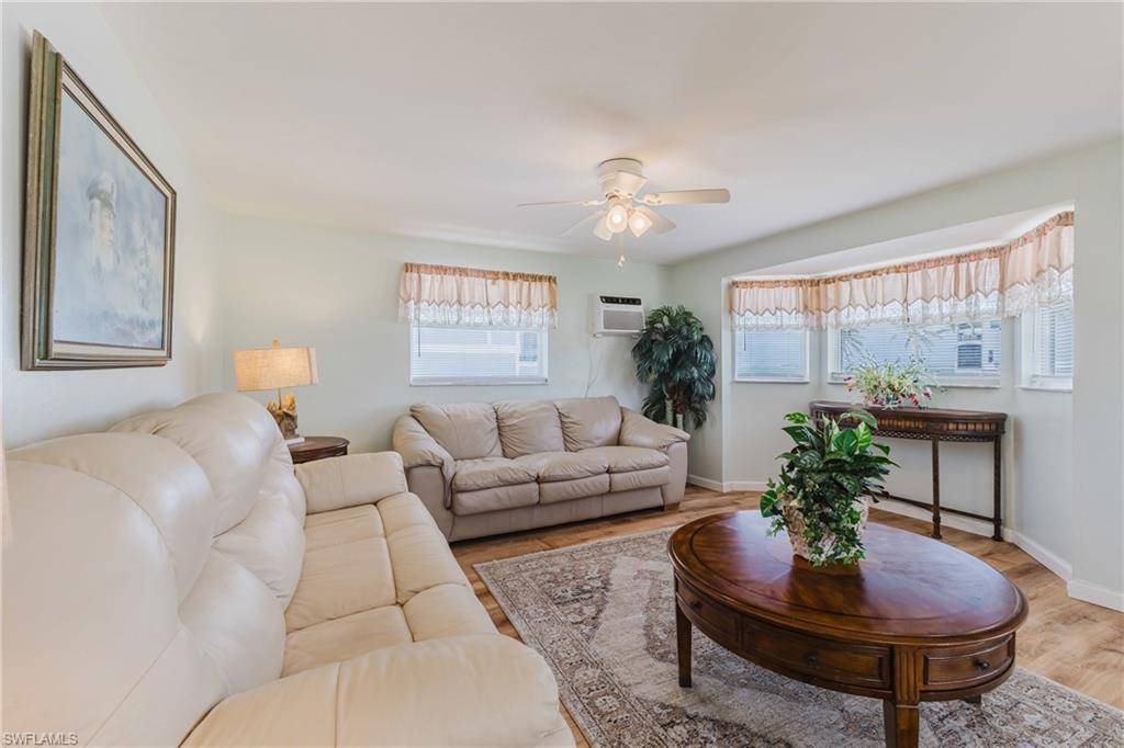 Fort Myers Beach, FL 33931,950 San Carlos DR #A