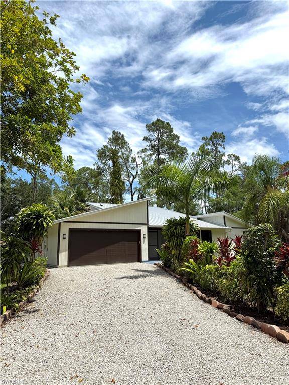 Naples, FL 34119,5531 Teak Wood DR
