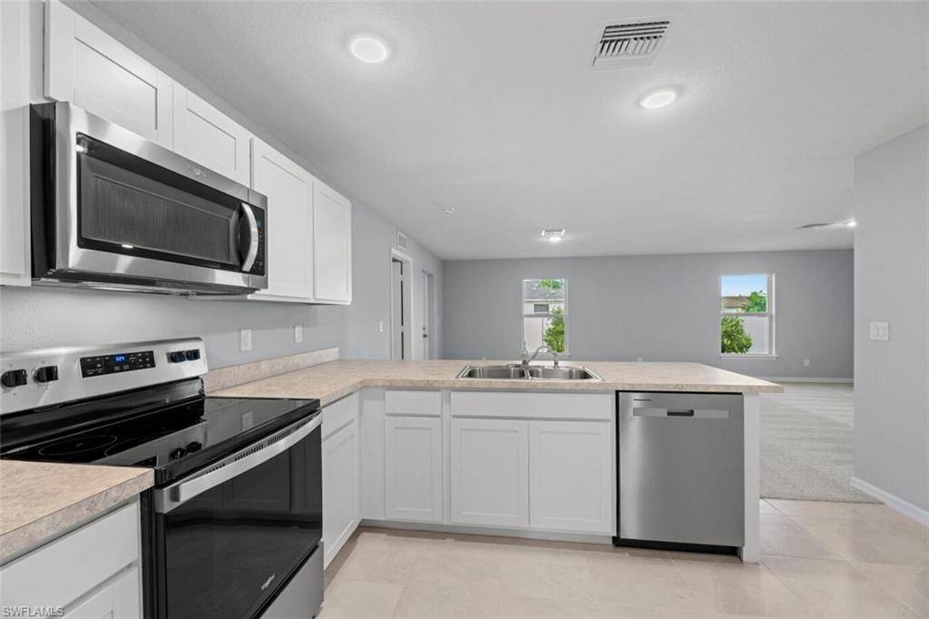 Lehigh Acres, FL 33976,2816 27th ST SW