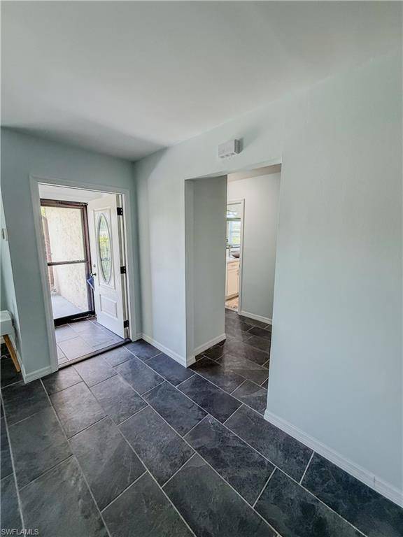 North Fort Myers, FL 33903,453 Stipe ST