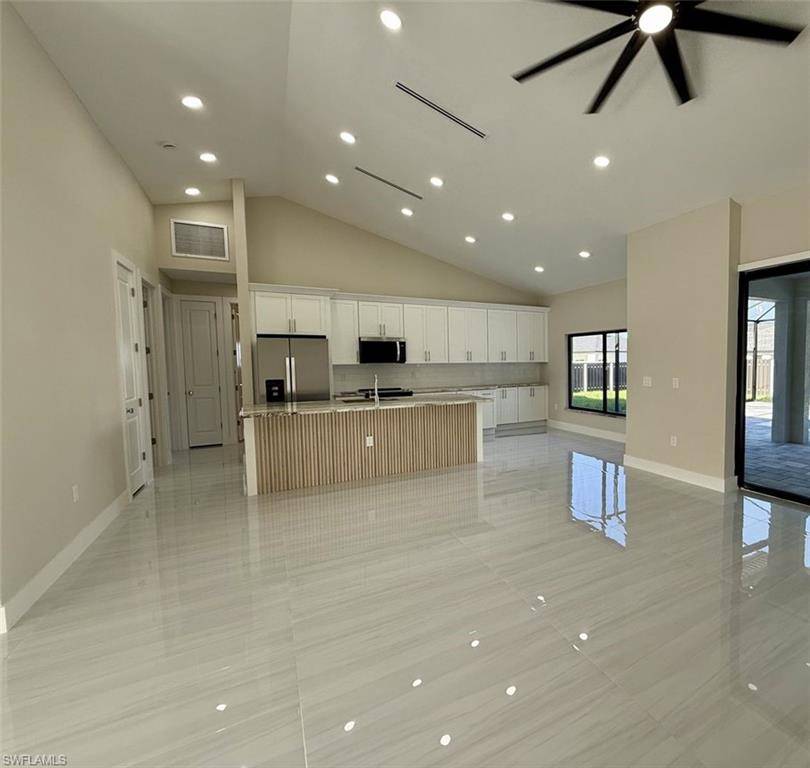 Cape Coral, FL 33993,607 NW 8TH TER
