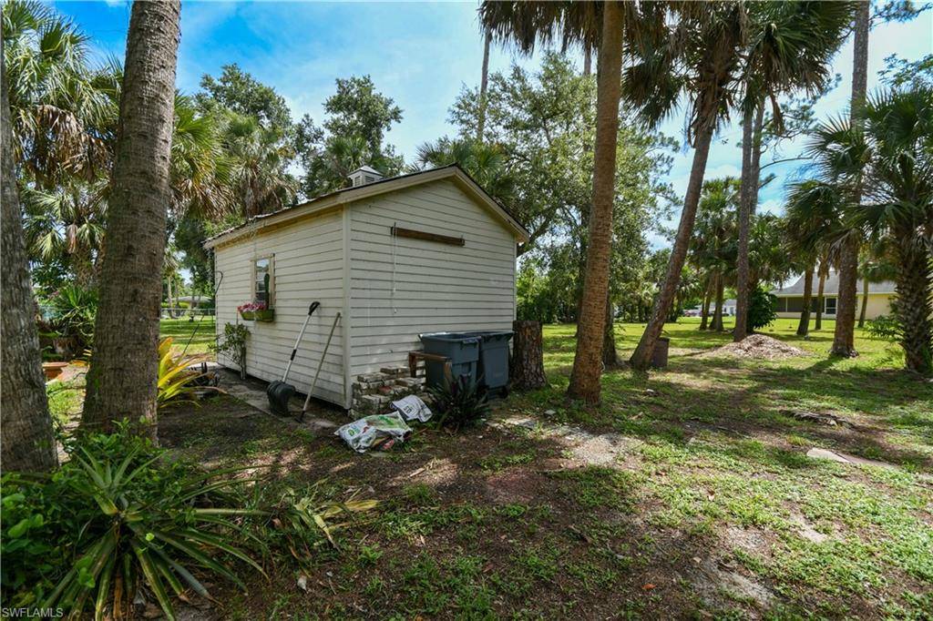 Lehigh Acres, FL 33936,212 Lake AVE
