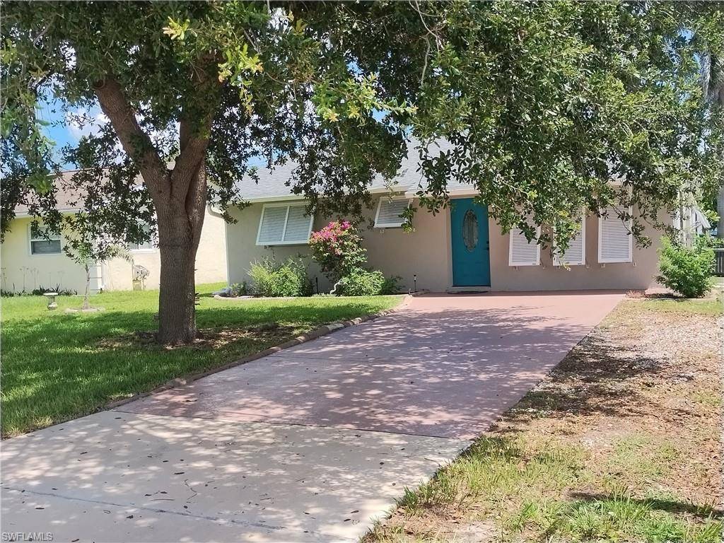 Naples, FL 34108,831 106th AVE N