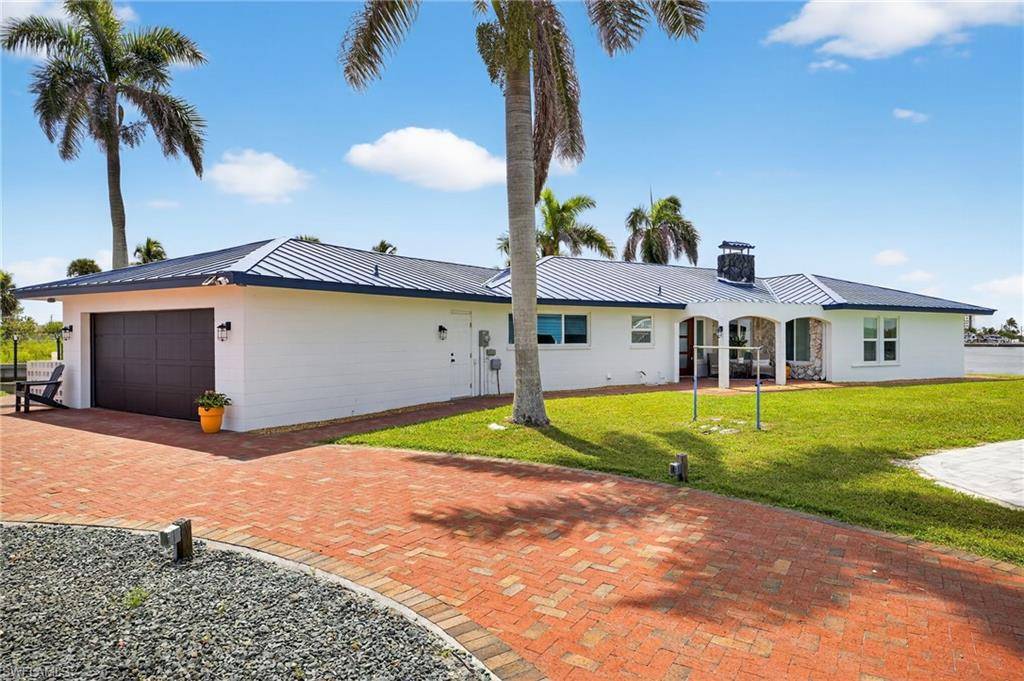 Fort Myers Beach, FL 33931,867 Oak ST