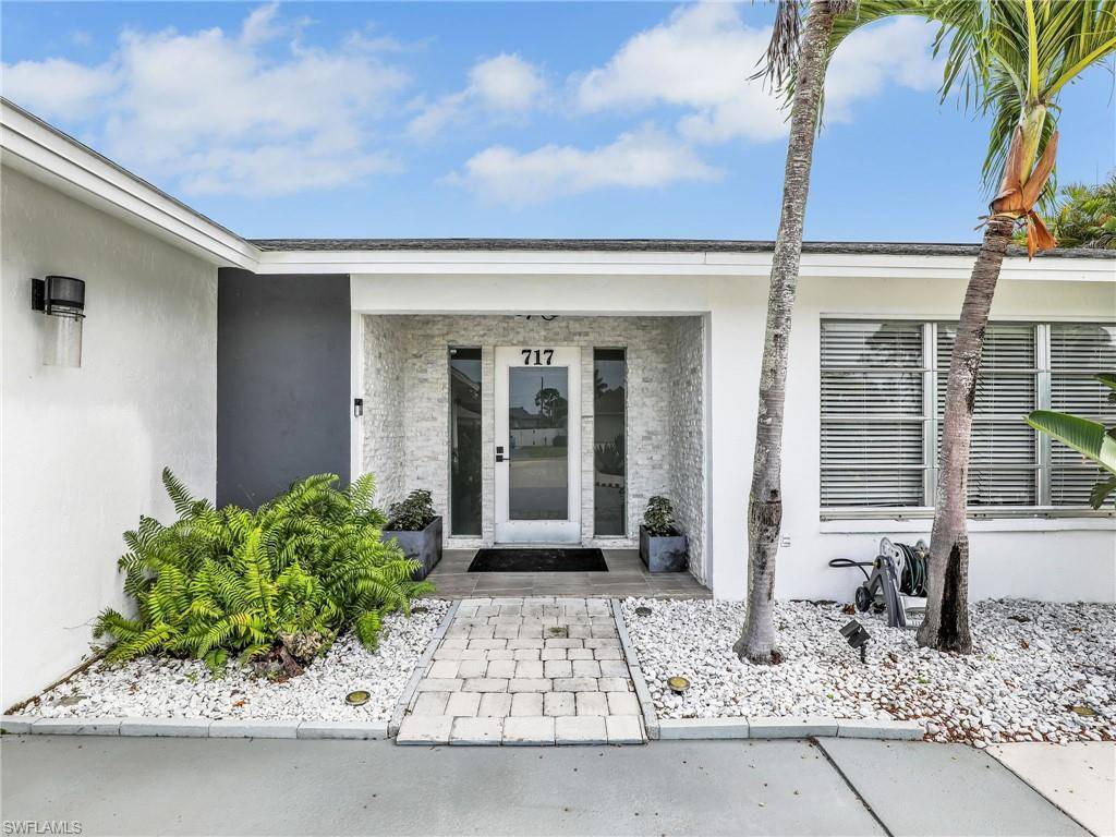 Naples, FL 34108,717 105th AVE N