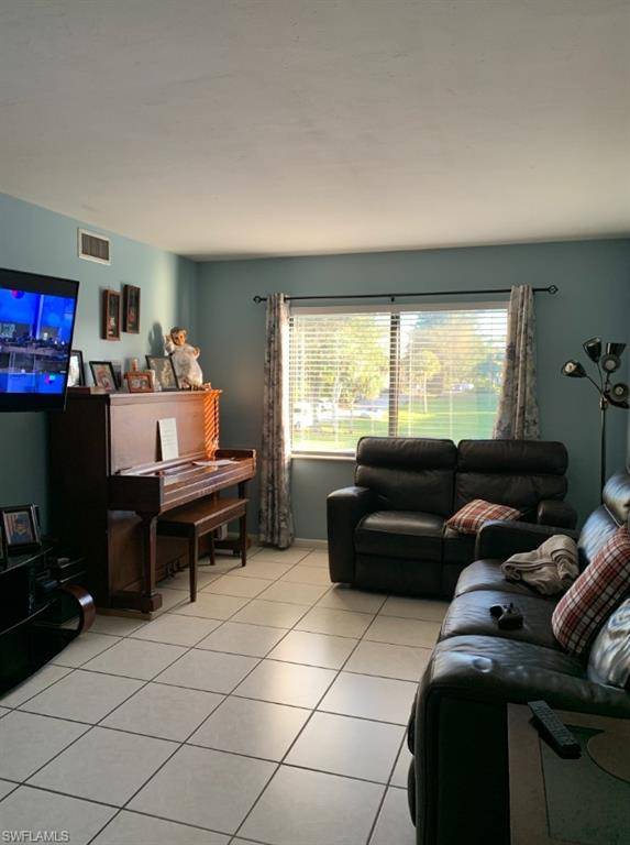 Naples, FL 34104,1400 Green Valley CIR #1004