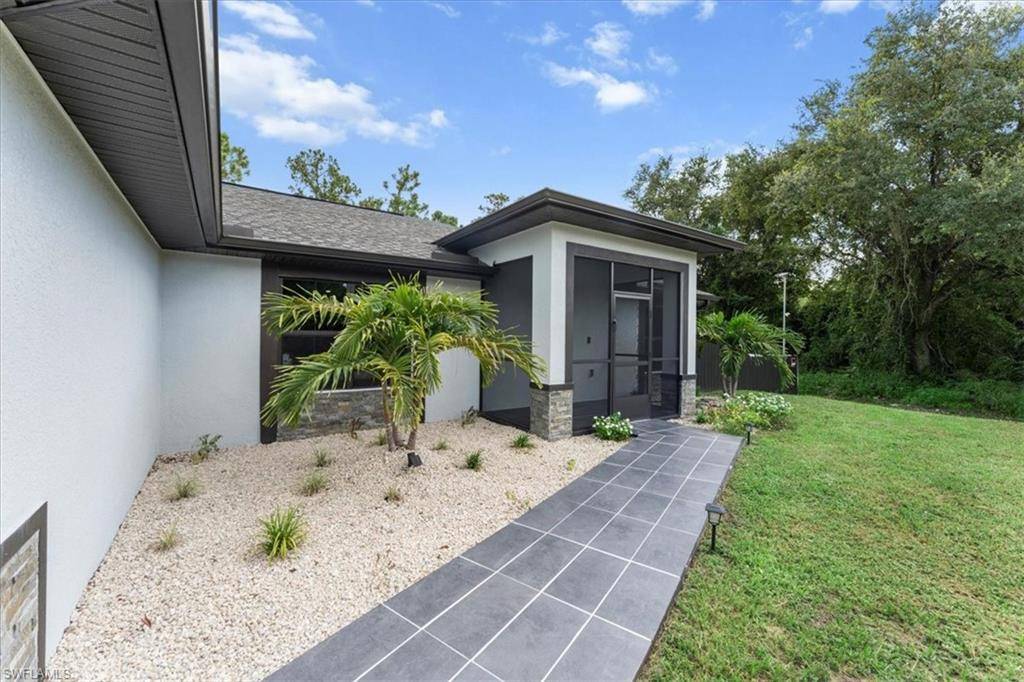 Lehigh Acres, FL 33972,405 E 17th ST