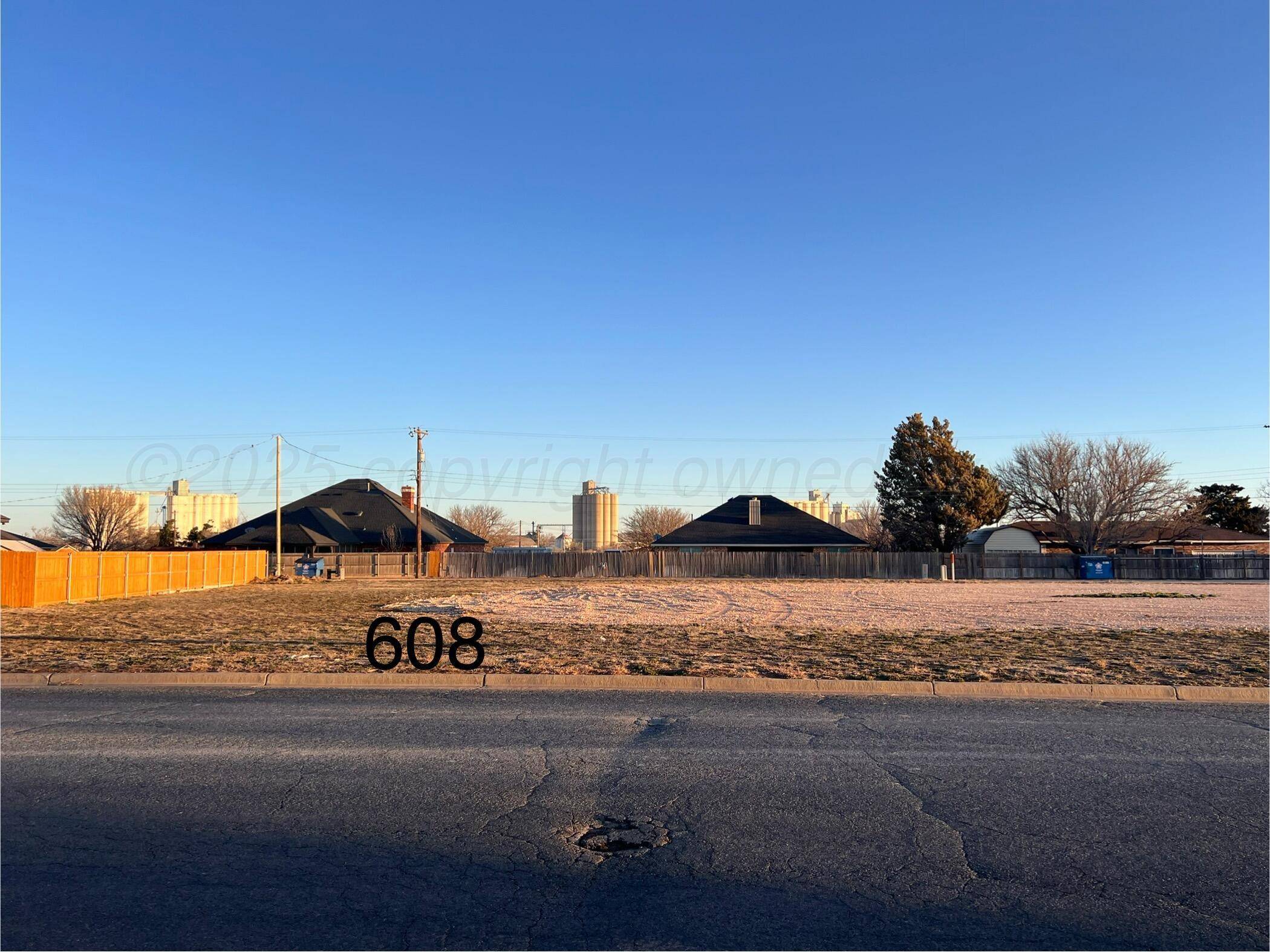 Hereford, TX 79045,608 Columbia DR