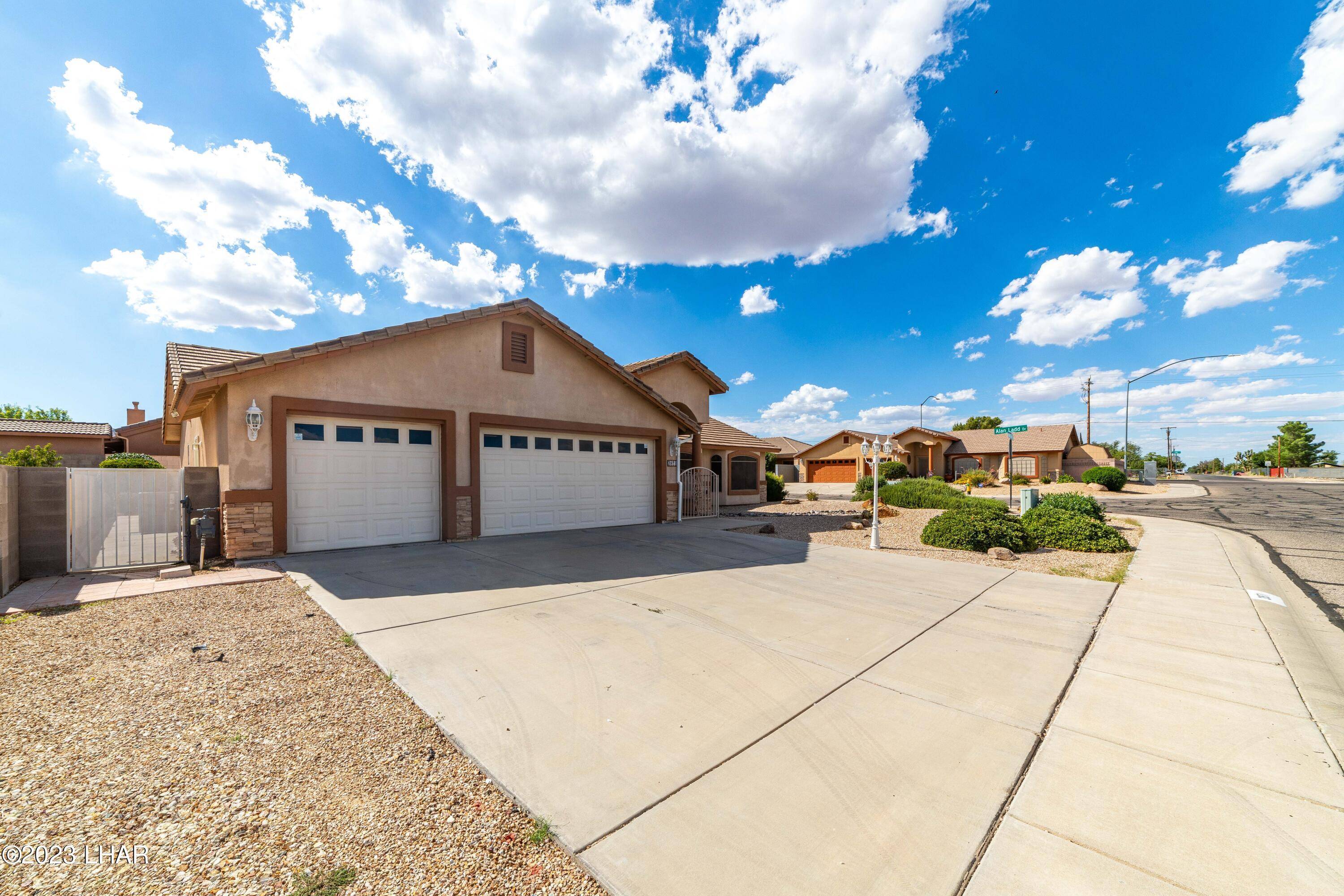 Kingman, AZ 86409,3971 Walleck Ranch Dr