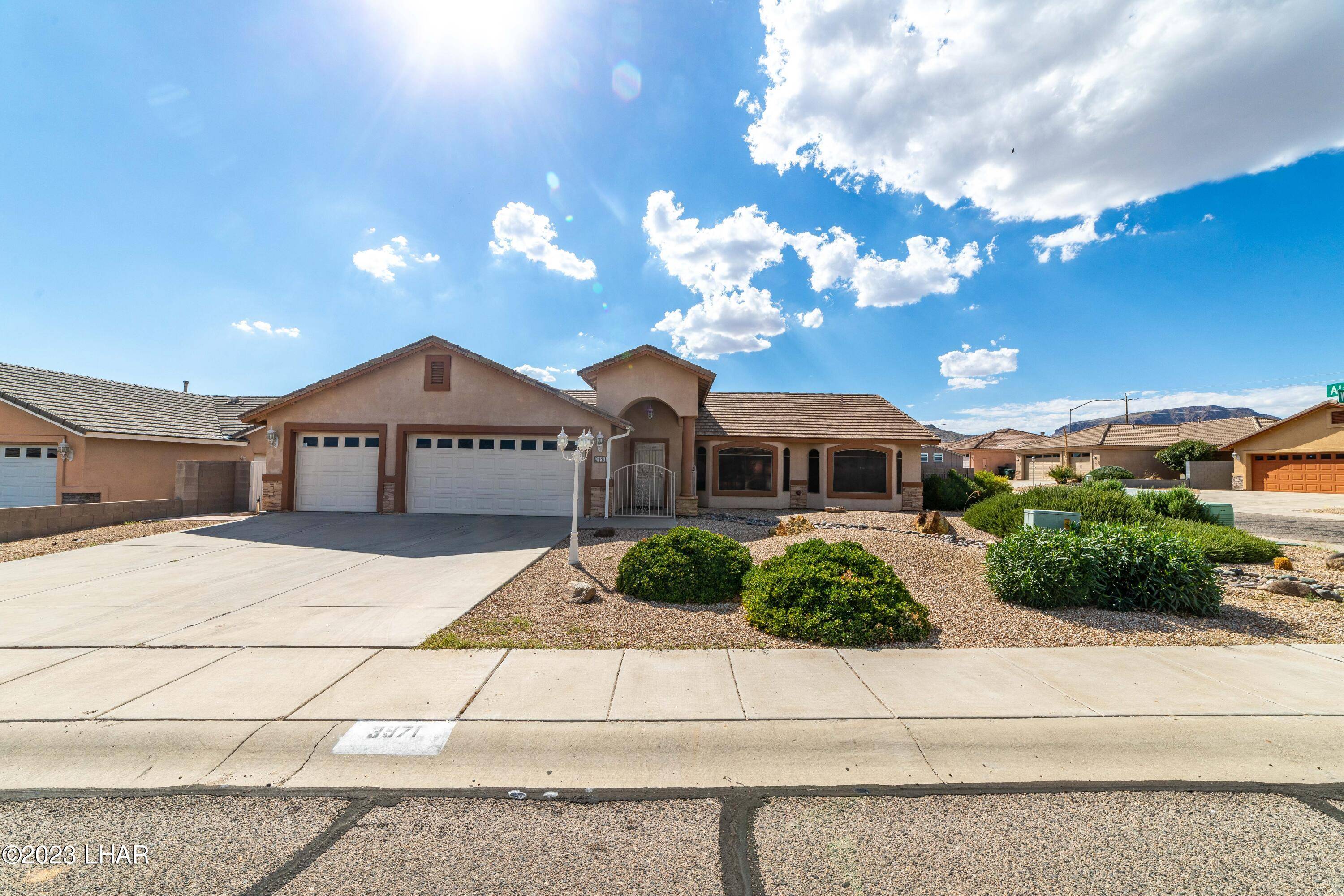 Kingman, AZ 86409,3971 Walleck Ranch Dr