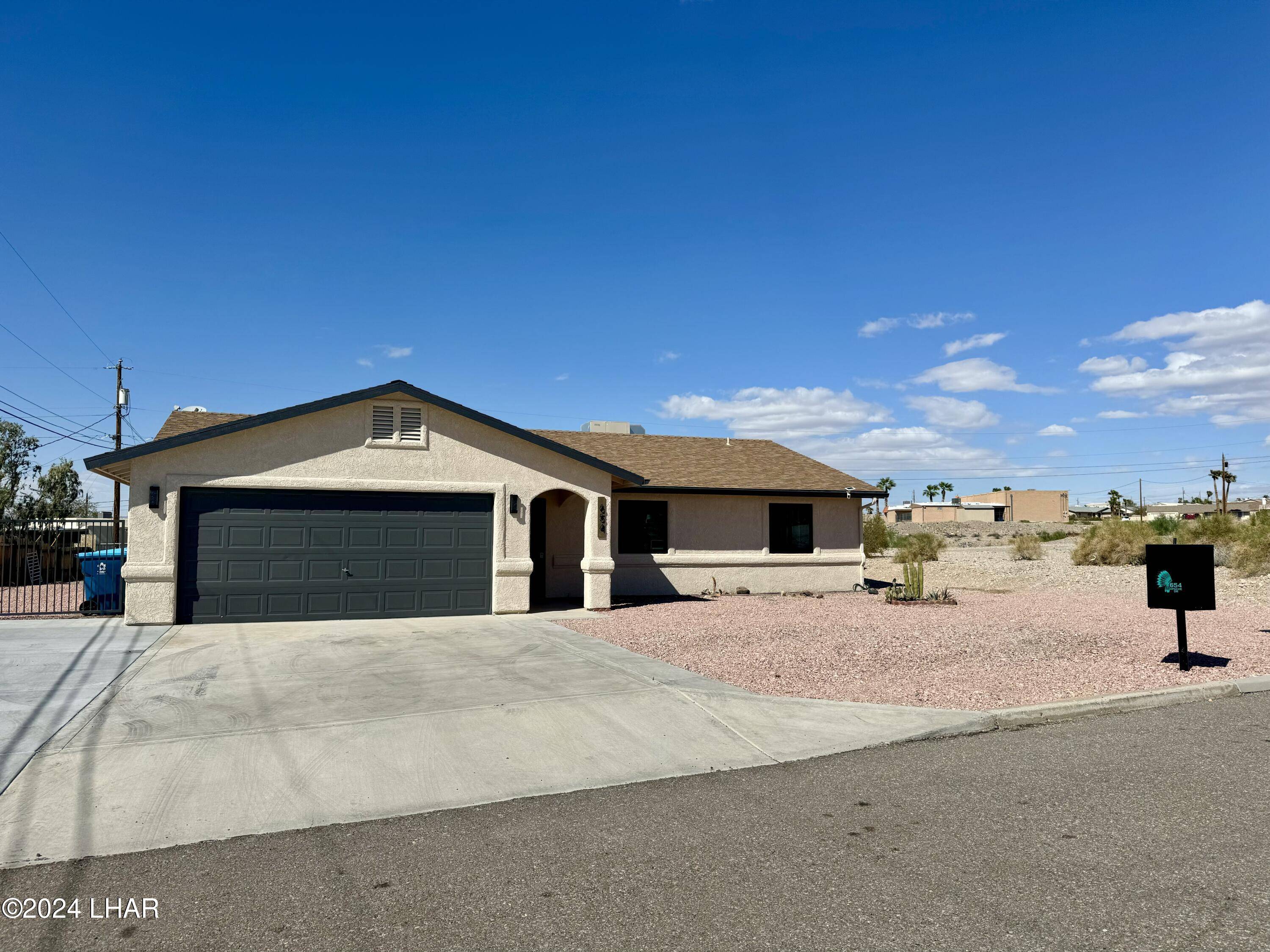 Lake Havasu City, AZ 86406,654 Apache Dr