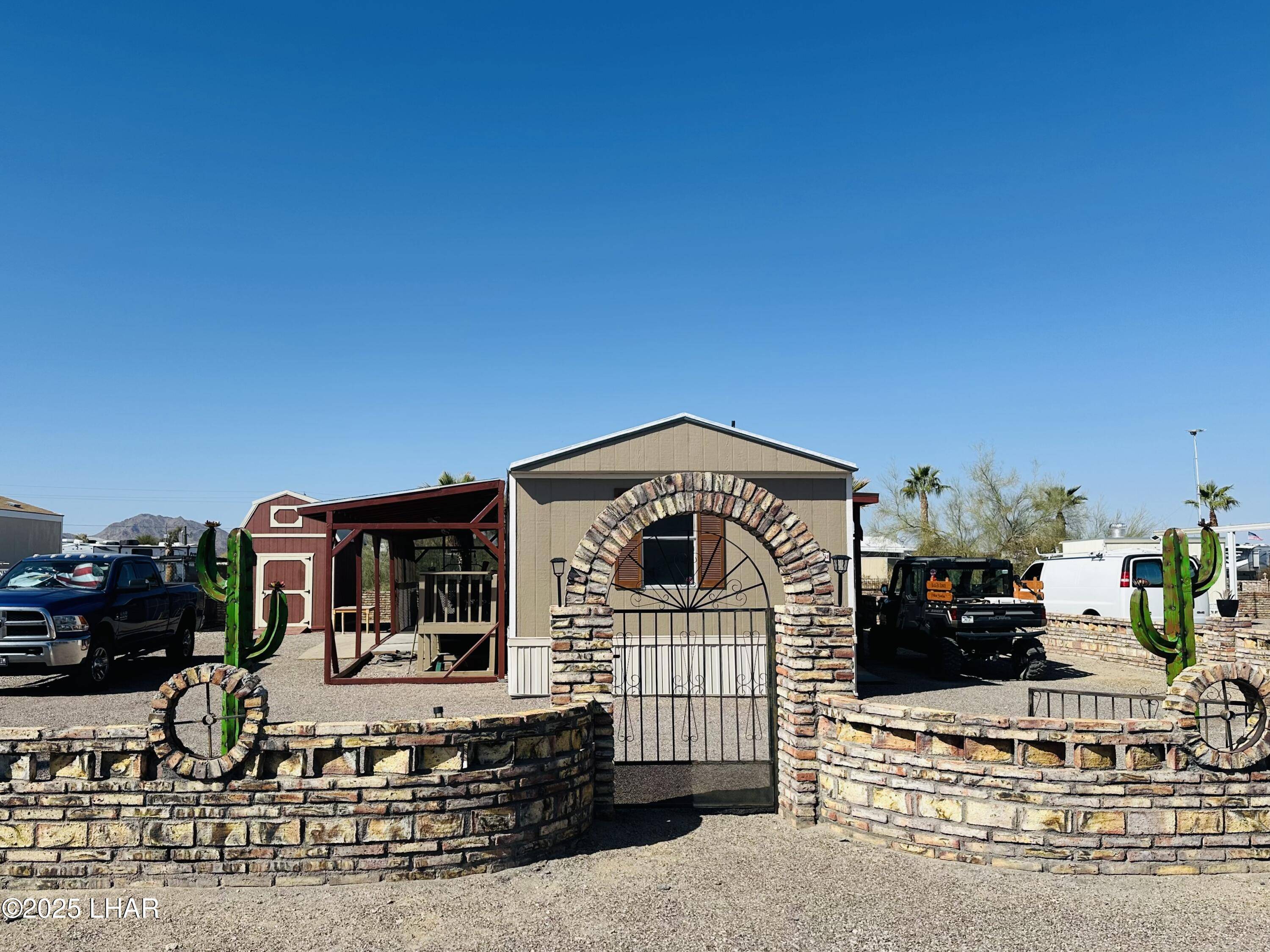 Quartzsite, AZ 85346,200 N Moon Mountain Ave #18