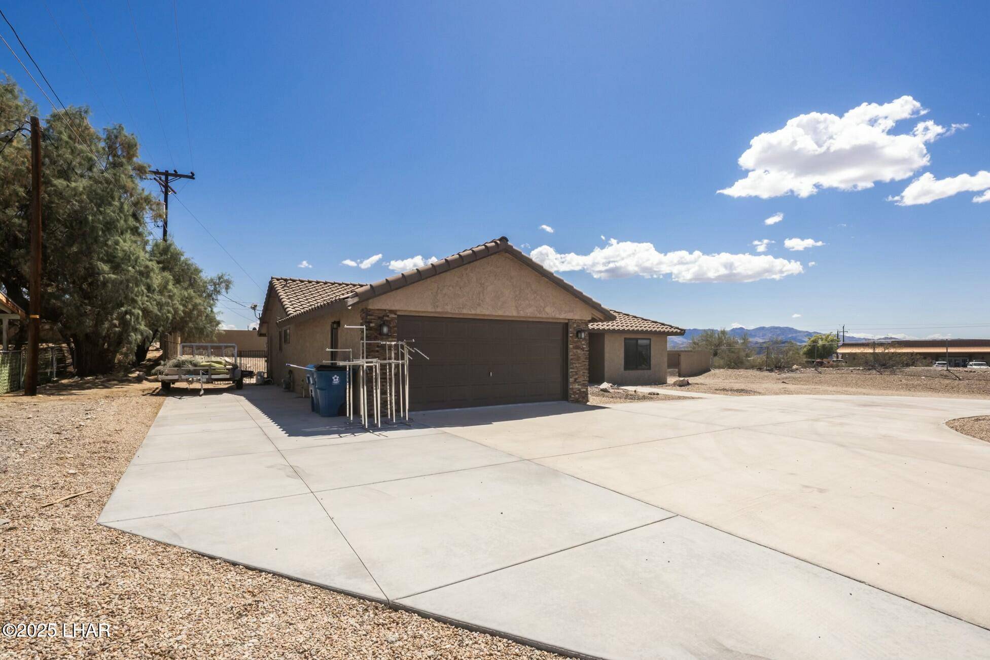 Lake Havasu City, AZ 86403,2104 Smoketree Ave N