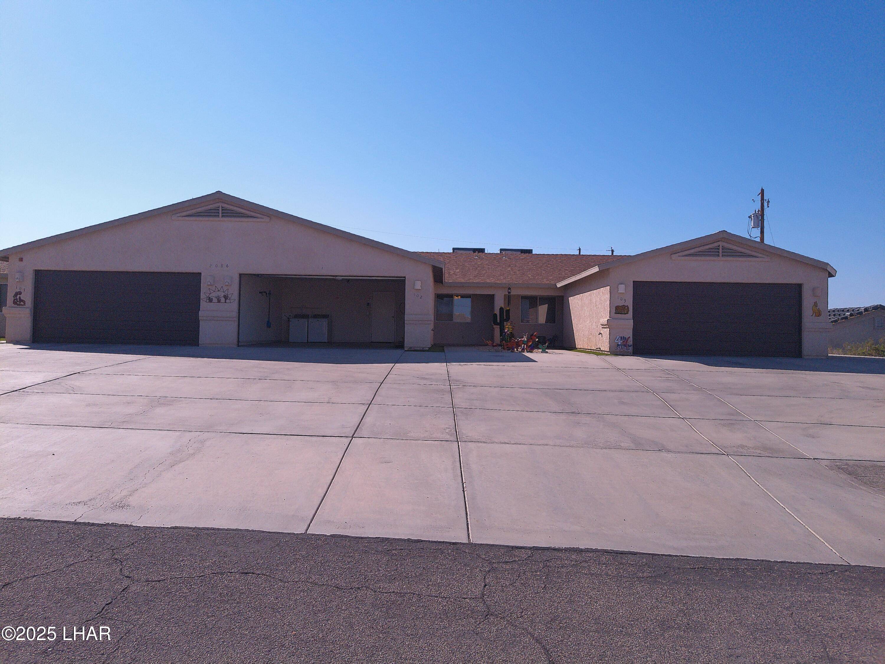 Lake Havasu City, AZ 86403,2086 Sandwood Dr #101