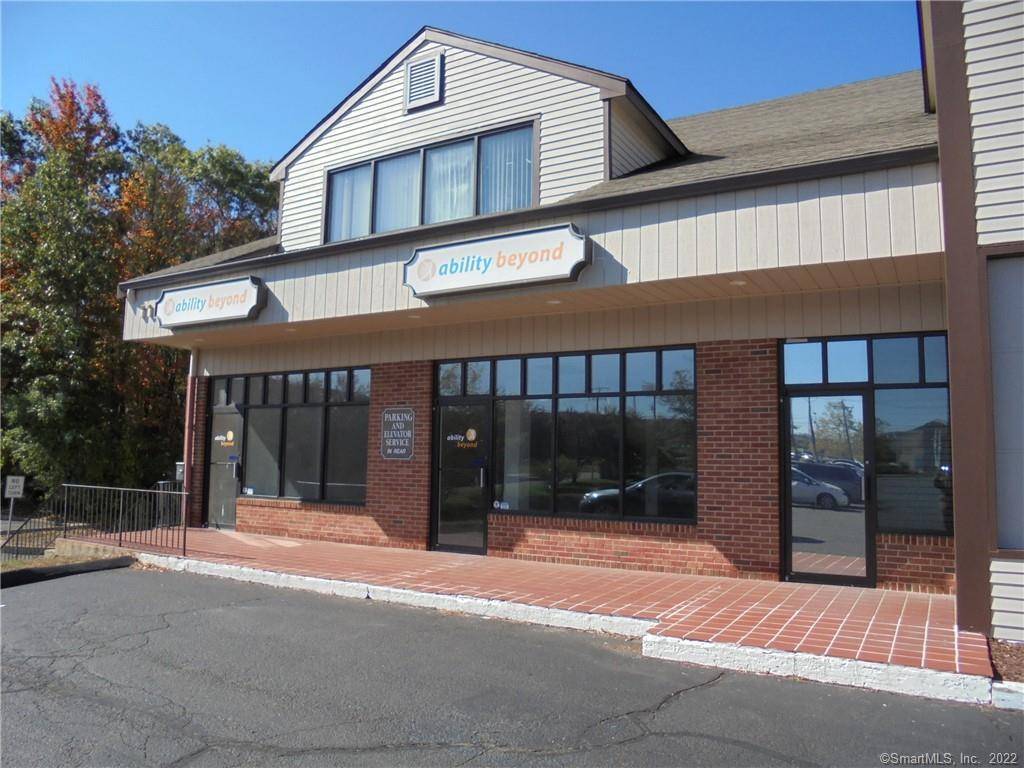 Plainville, CT 06062,17 Farmington Avenue