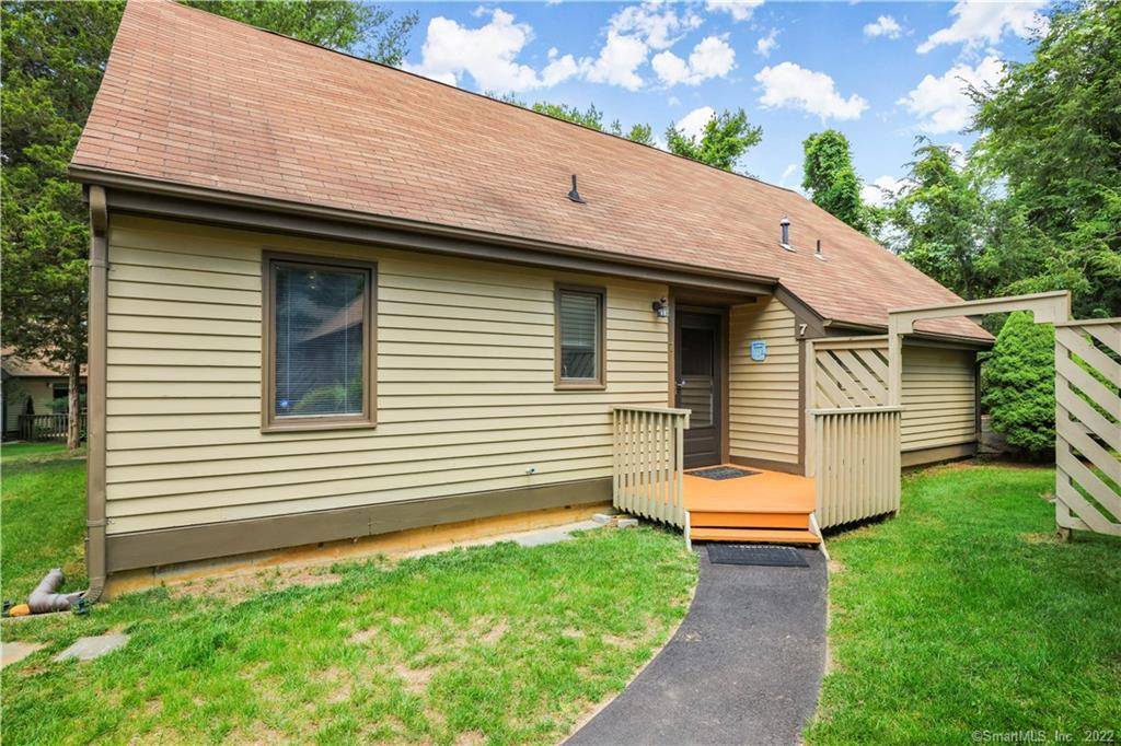 Guilford, CT 06437,7 Copper Hill Drive #7