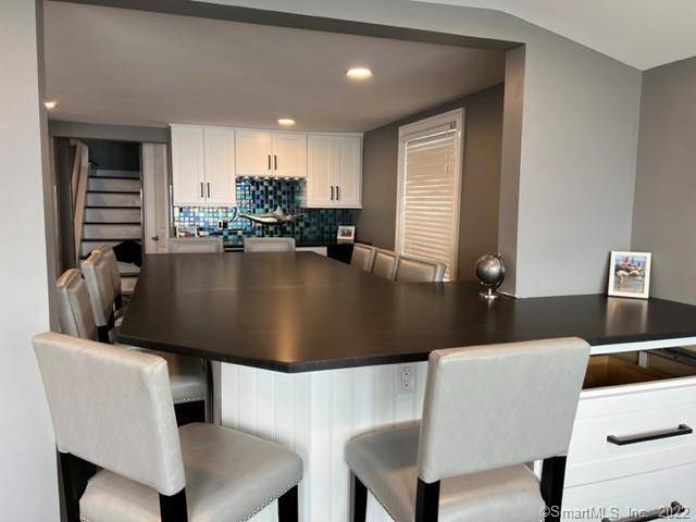 Clinton, CT 06413,21 Groveway