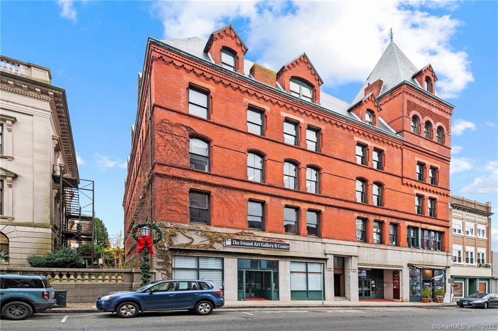 New London, CT 06320,153 State Street #M103