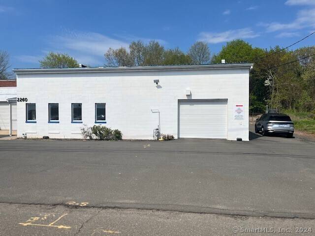 Hamden, CT 06517,2260 State Street