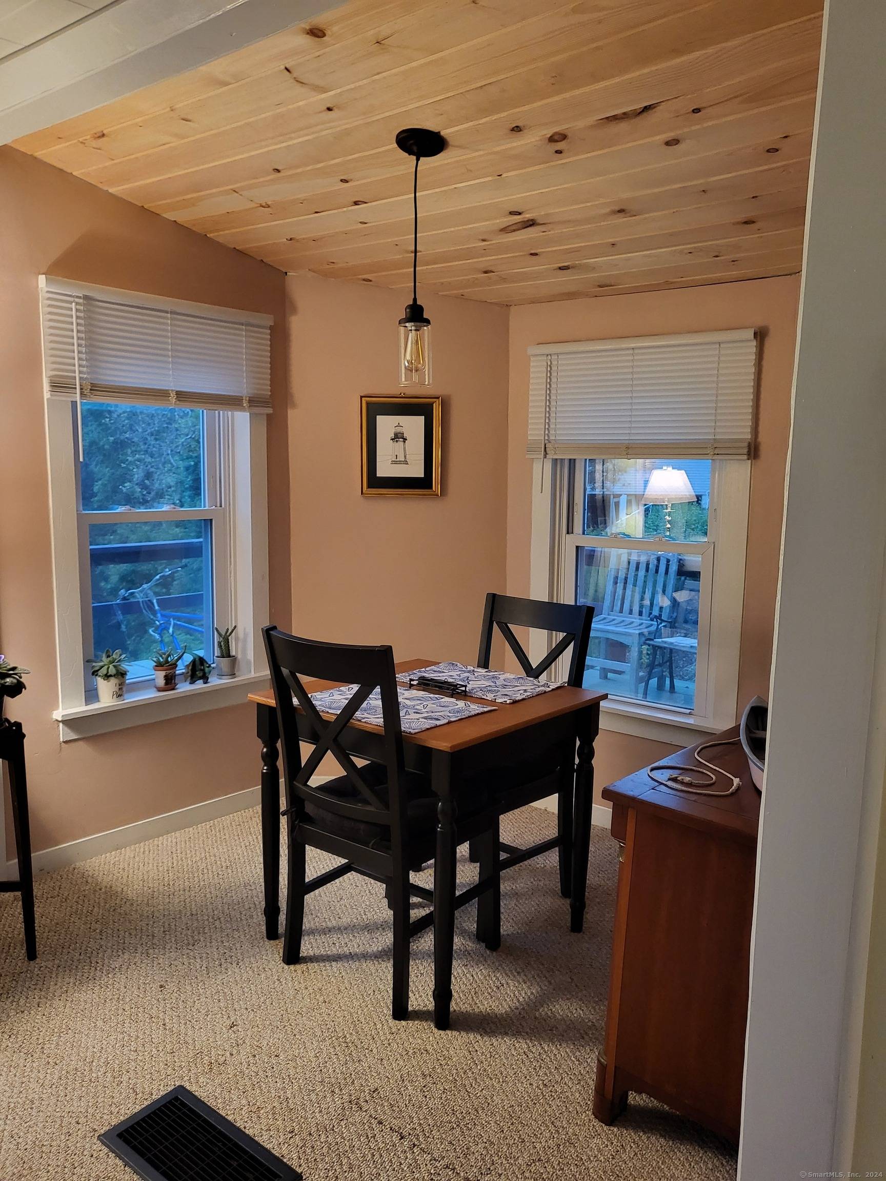 East Lyme, CT 06357,20 Lakeview Circle