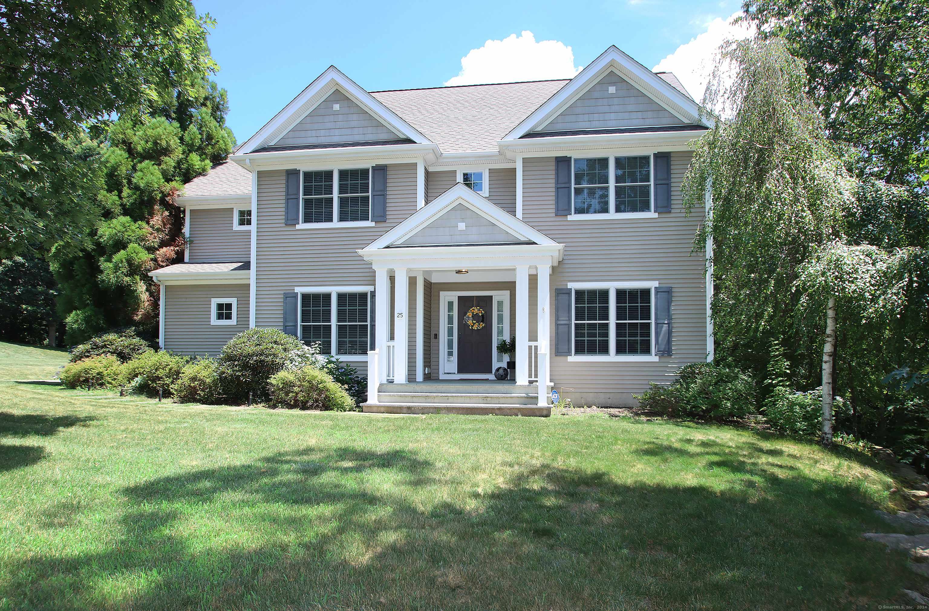 East Lyme, CT 06333,25 Plum Hill