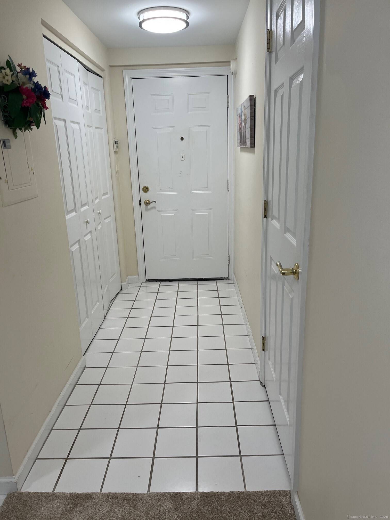 Hamden, CT 06518,75 Washington Avenue #3-102