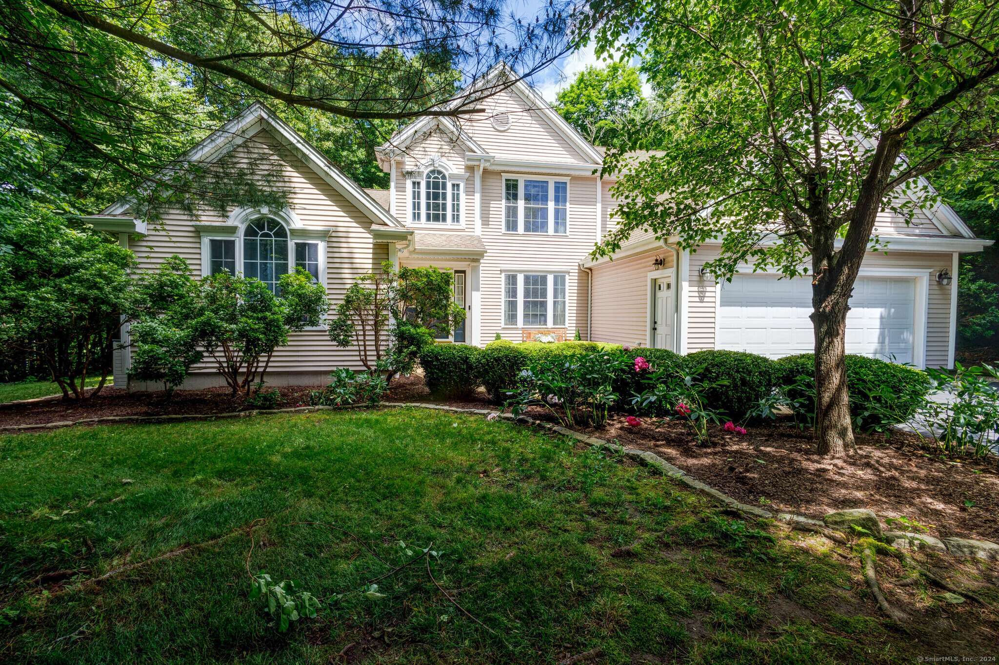 Ledyard, CT 06339,6 Spruce Street