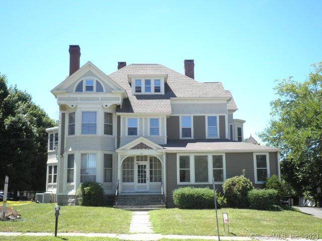 Danbury, CT 06810,152 Deer Hill Avenue #208