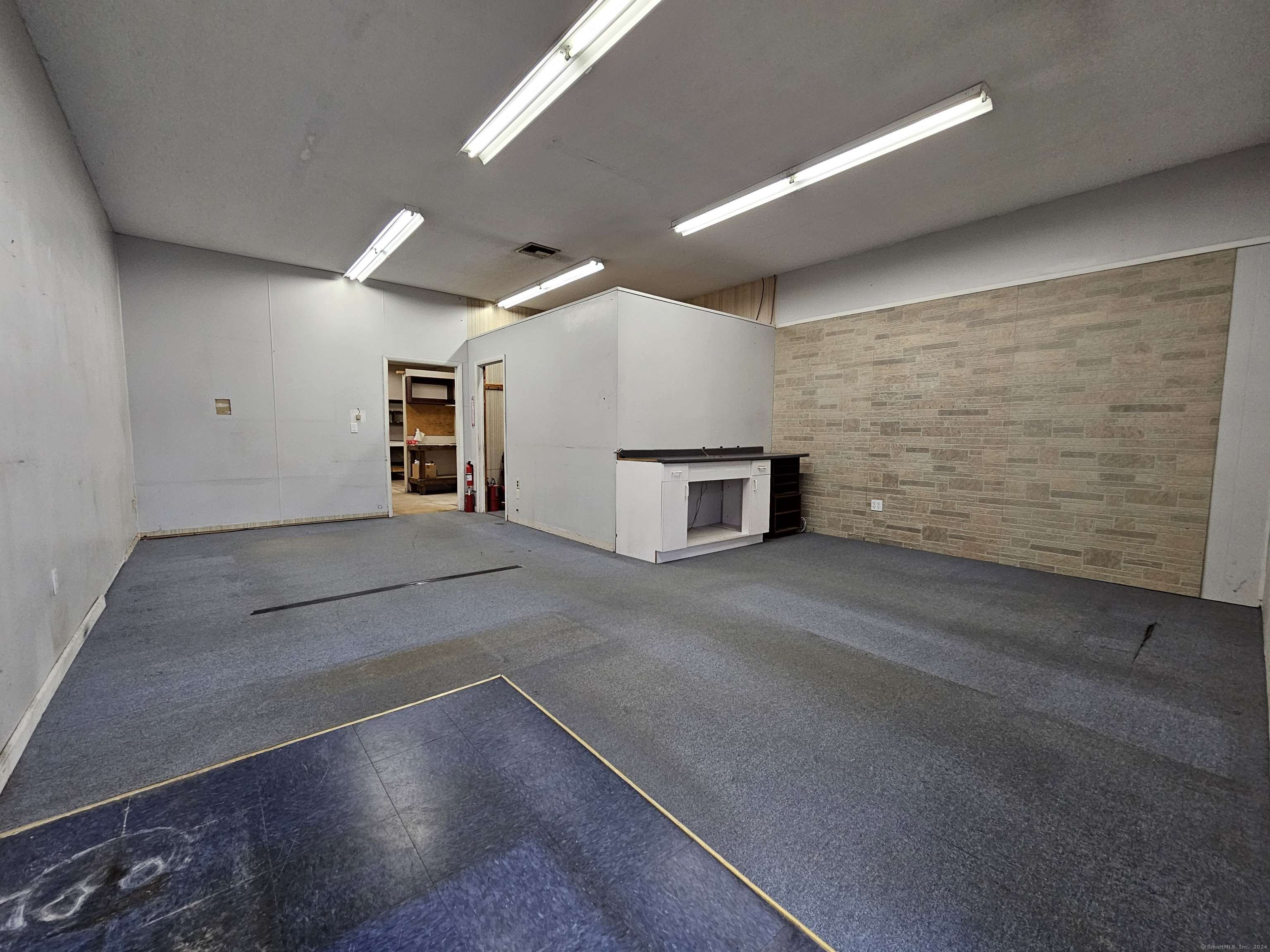 East Windsor, CT 06088,122 Prospect Hill Road #13