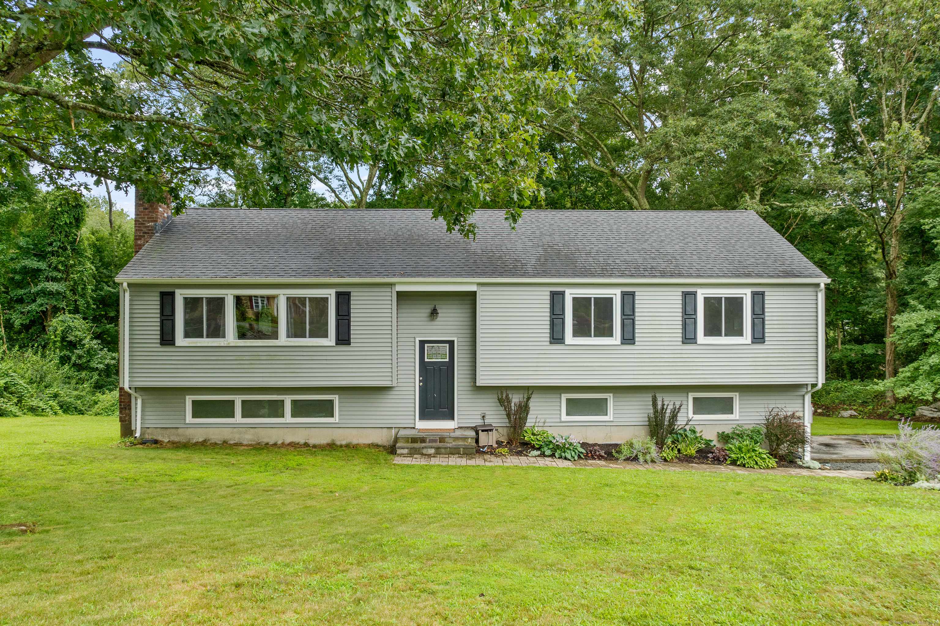 Waterford, CT 06385,7 Foot Court