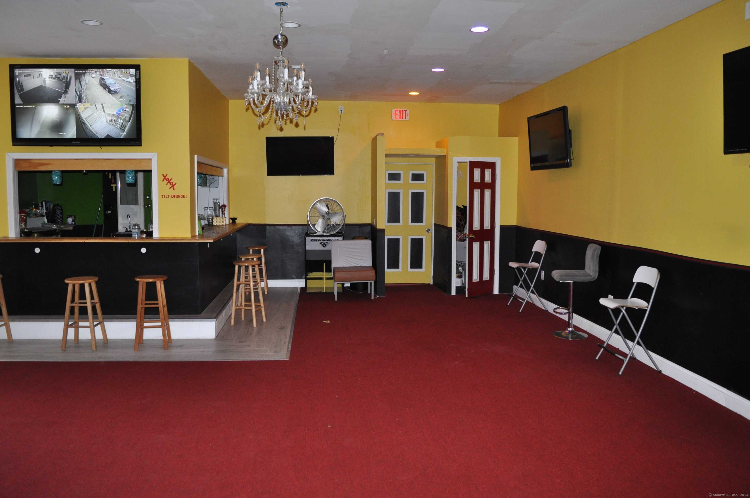 Waterbury, CT 06704,799 North Main Street