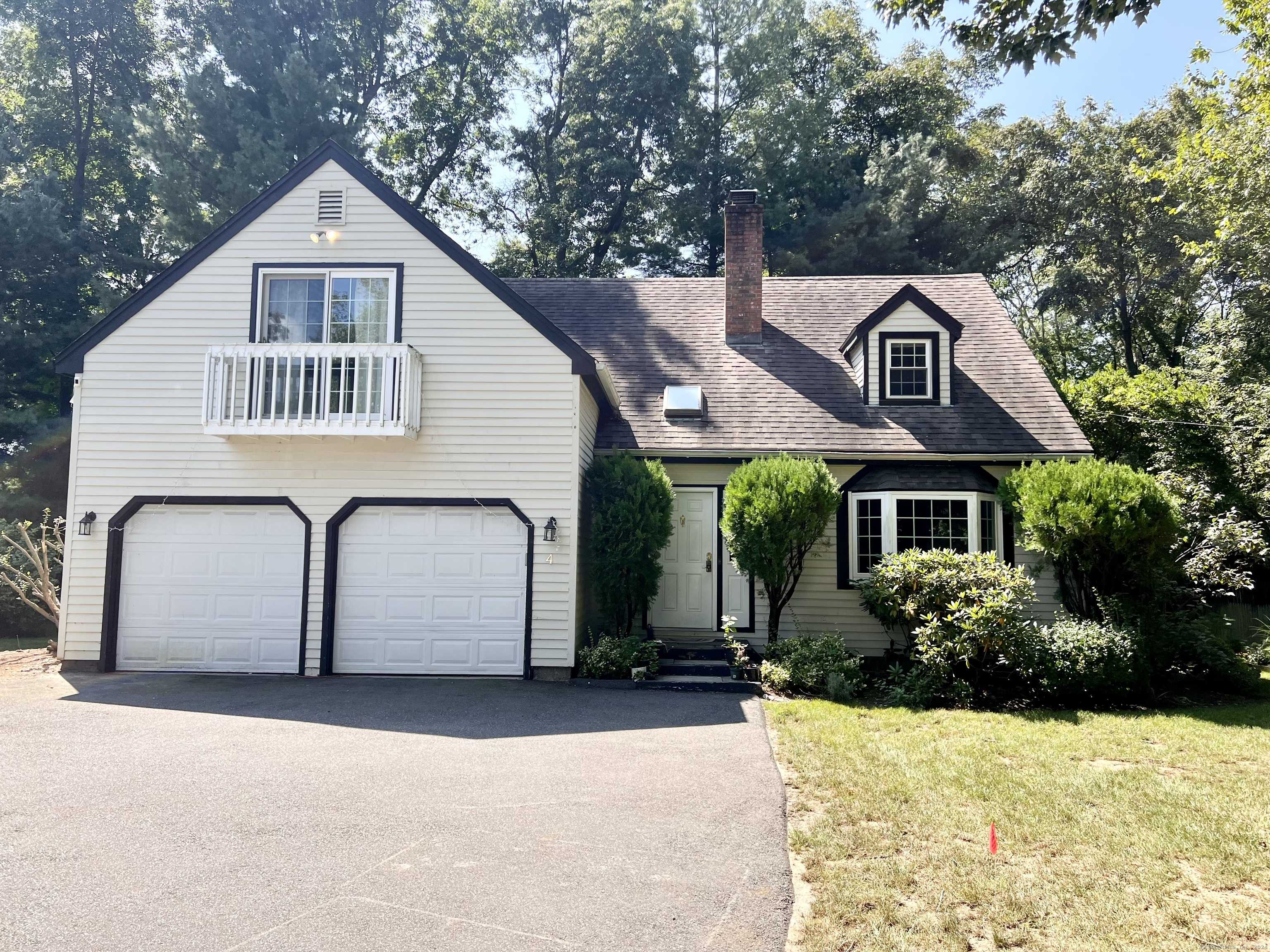 Westport, CT 06880,4 Heritage Court