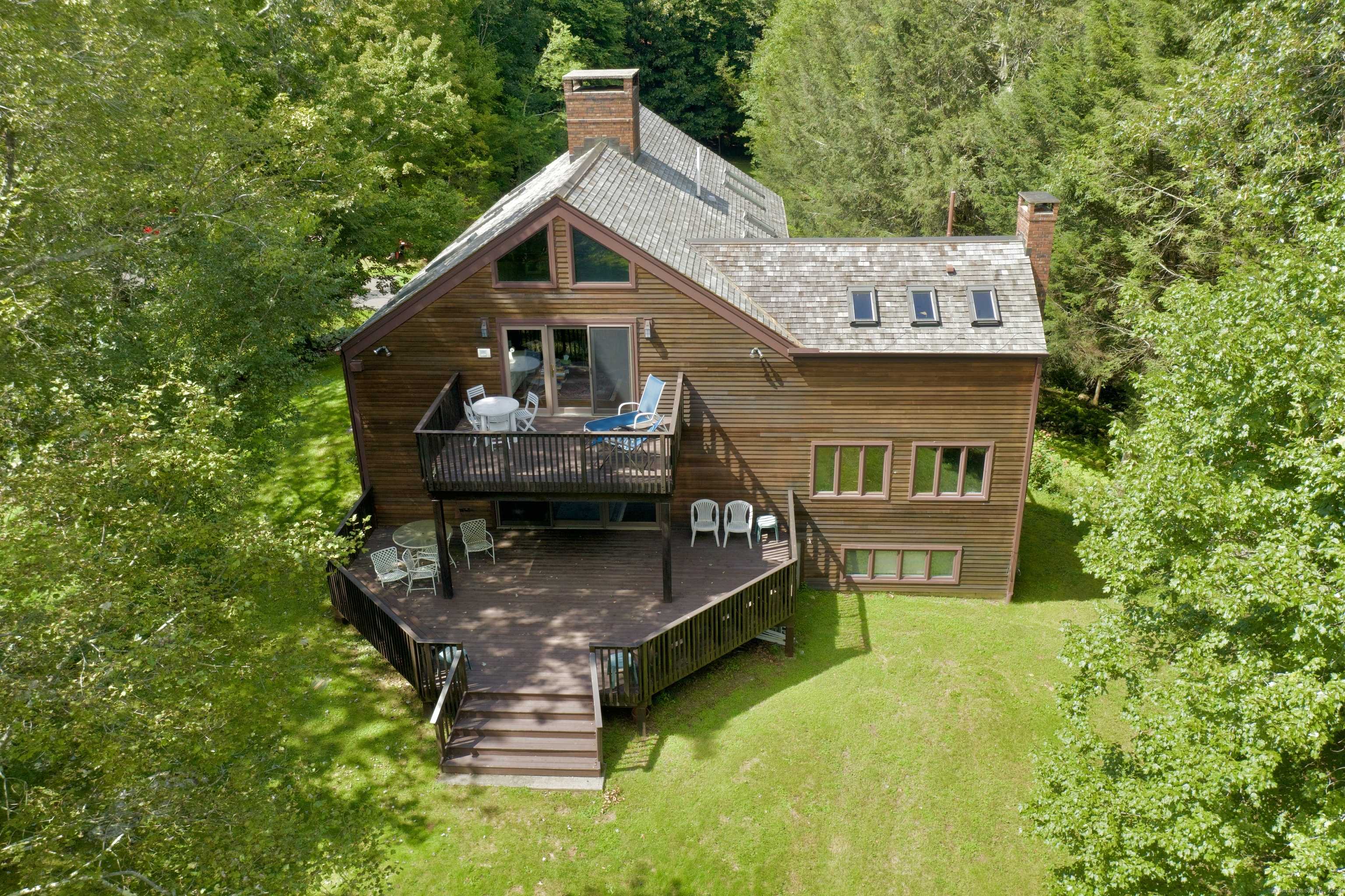 Woodbury, CT 06798,148 Flanders Road