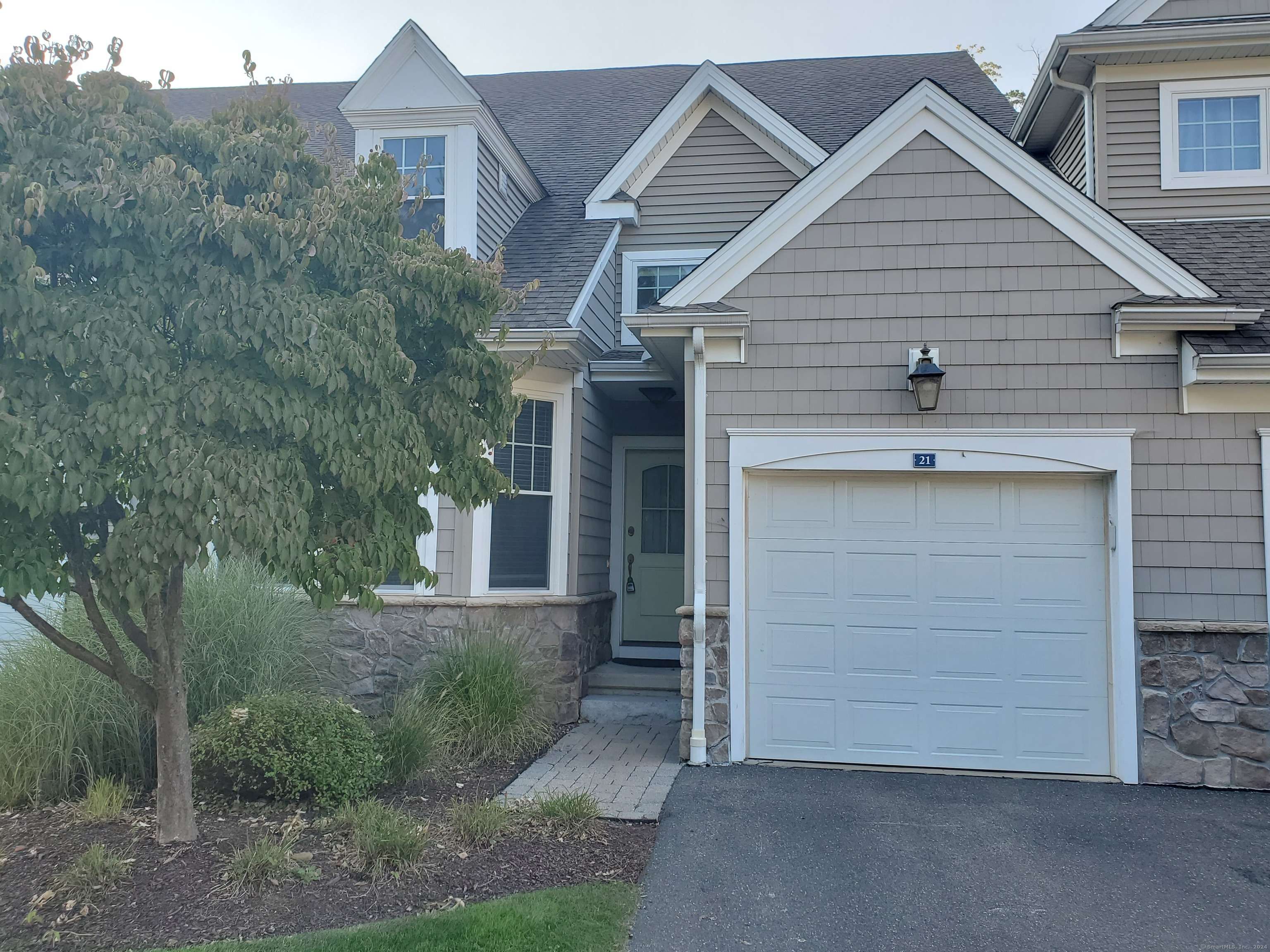 Farmington, CT 06032,21 Bradford Walk #21