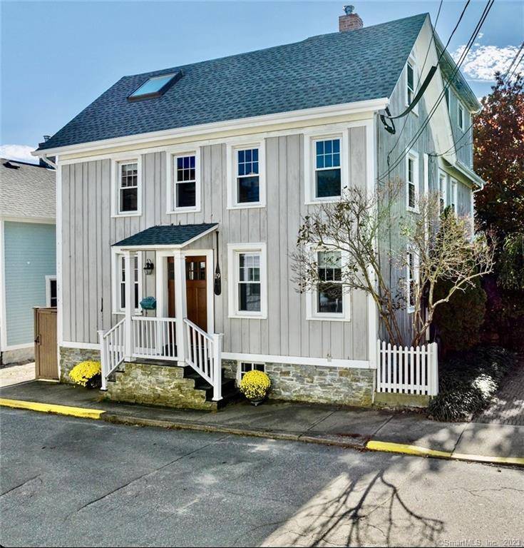 Stonington, CT 06378,19 Diving Street