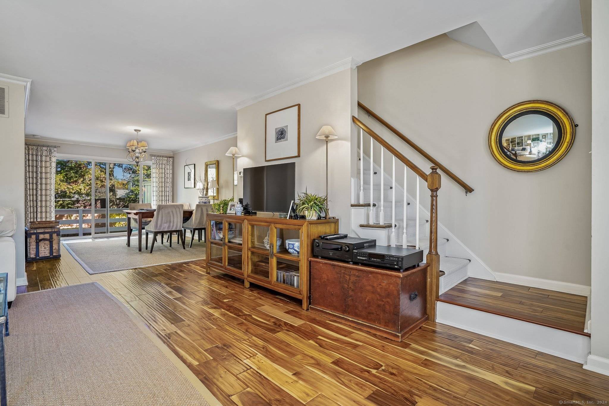 New Canaan, CT 06840,94 East Avenue #APT B