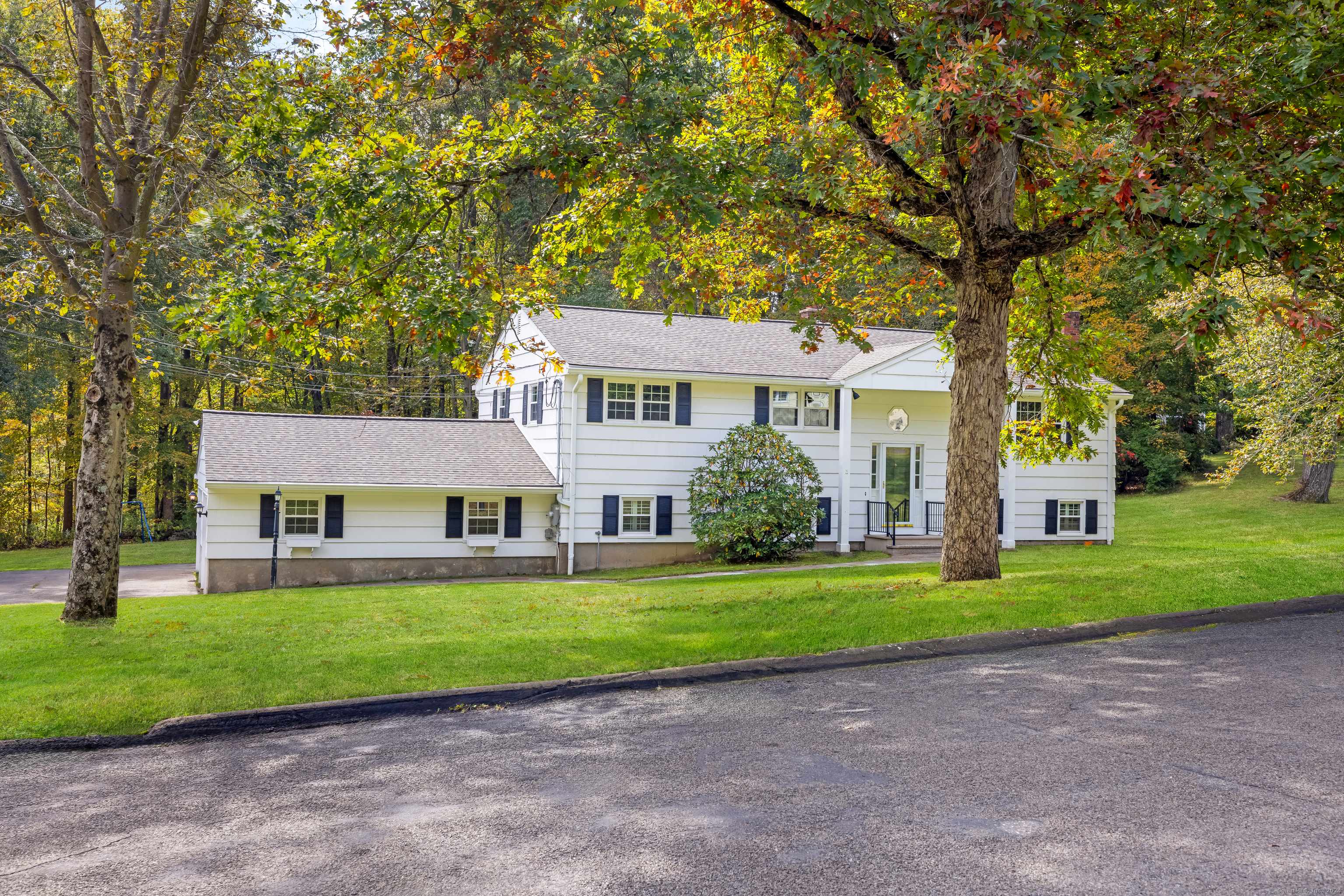 North Branford, CT 06471,51 Briarwood Drive