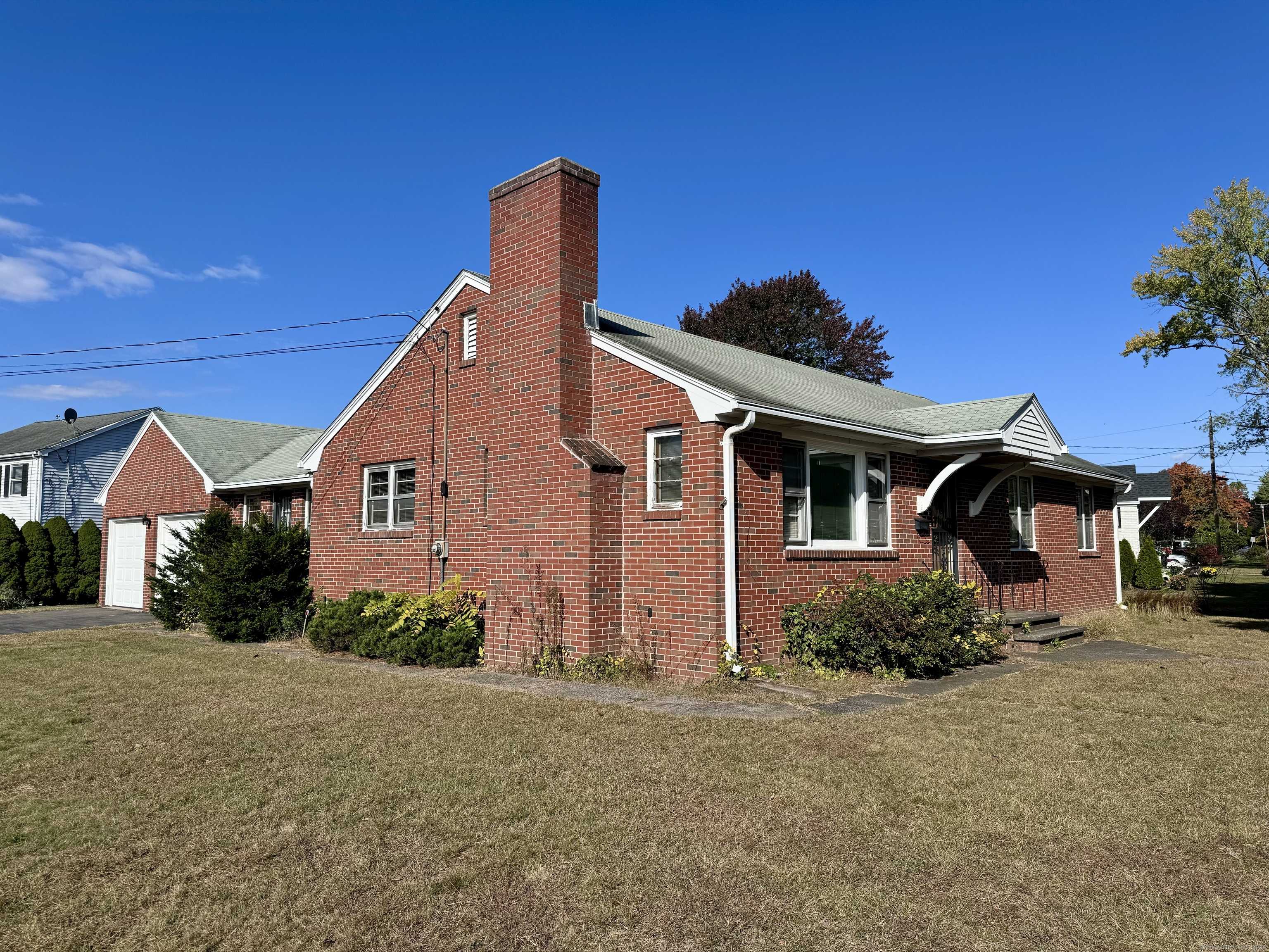 Windsor Locks, CT 06096,42 Suffield Street