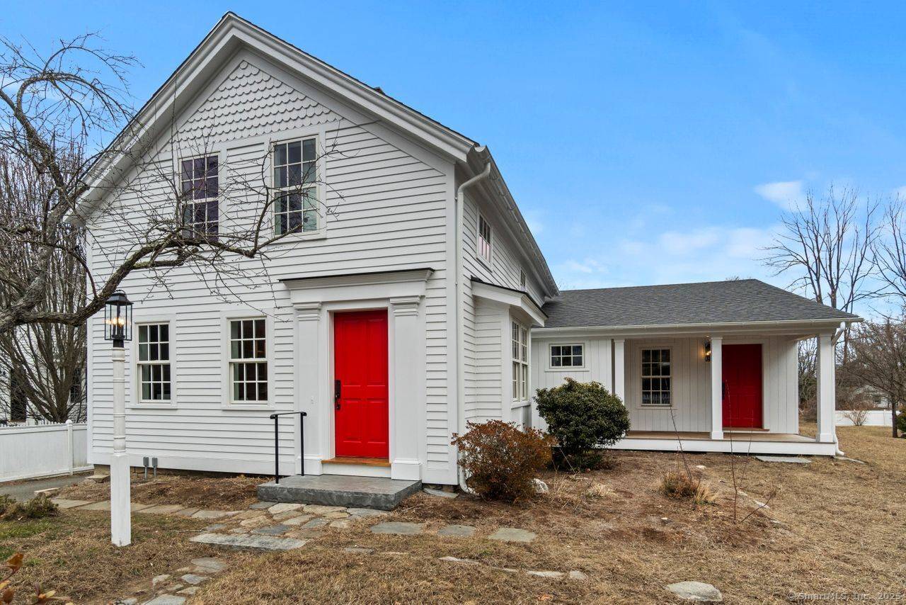 Essex, CT 06426,83 North Main Street