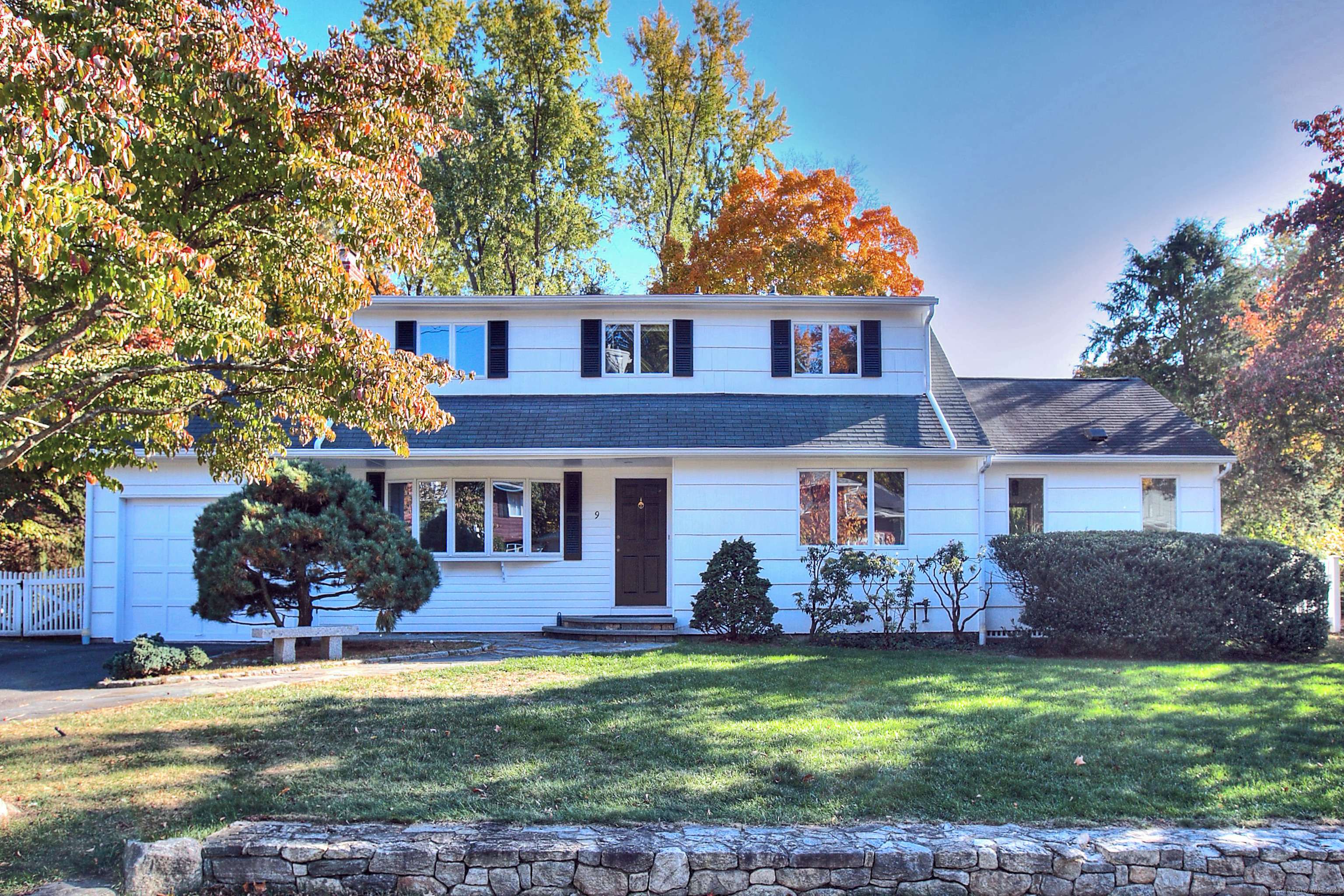 Westport, CT 06880,9 Loren Lane