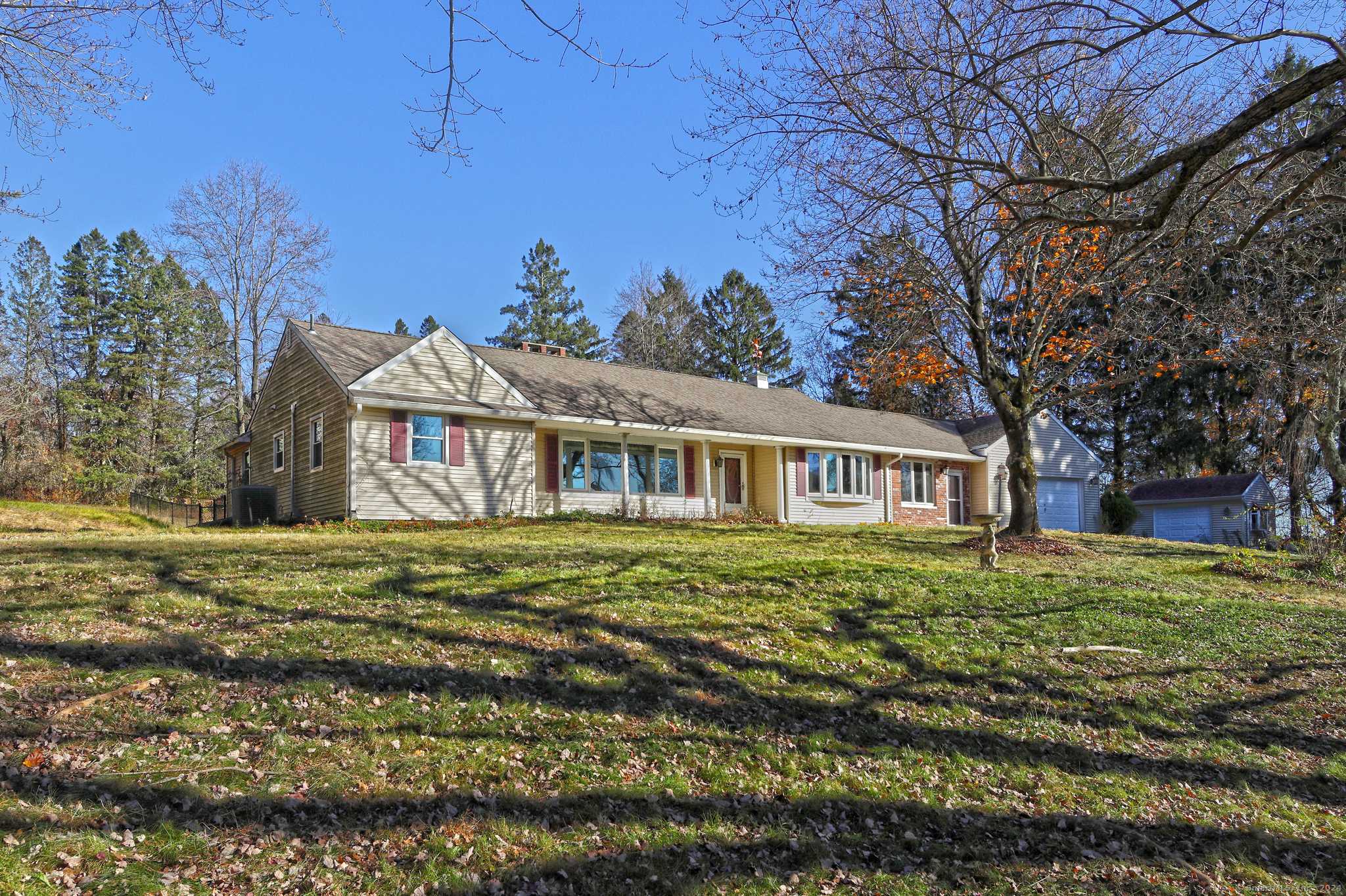 Middlebury, CT 06762,1738 Middlebury Road