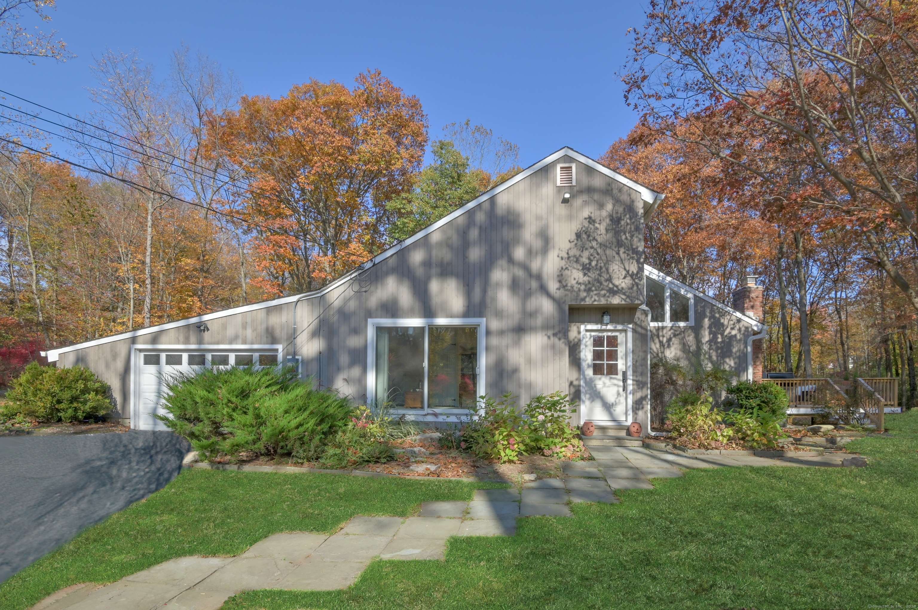 Ridgefield, CT 06877,36 South Olmstead Lane