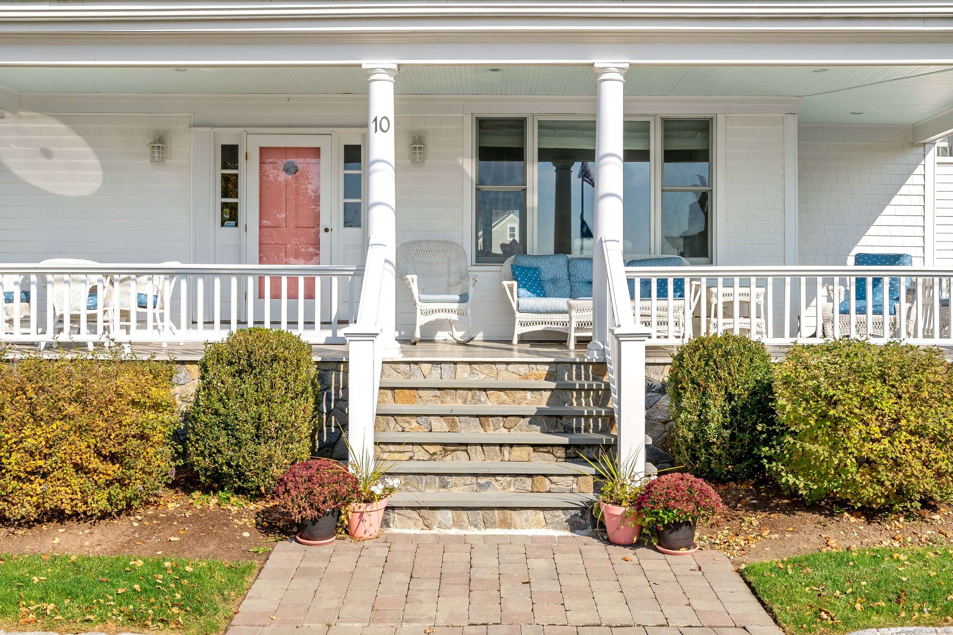 Branford, CT 06405,10 Island View Avenue