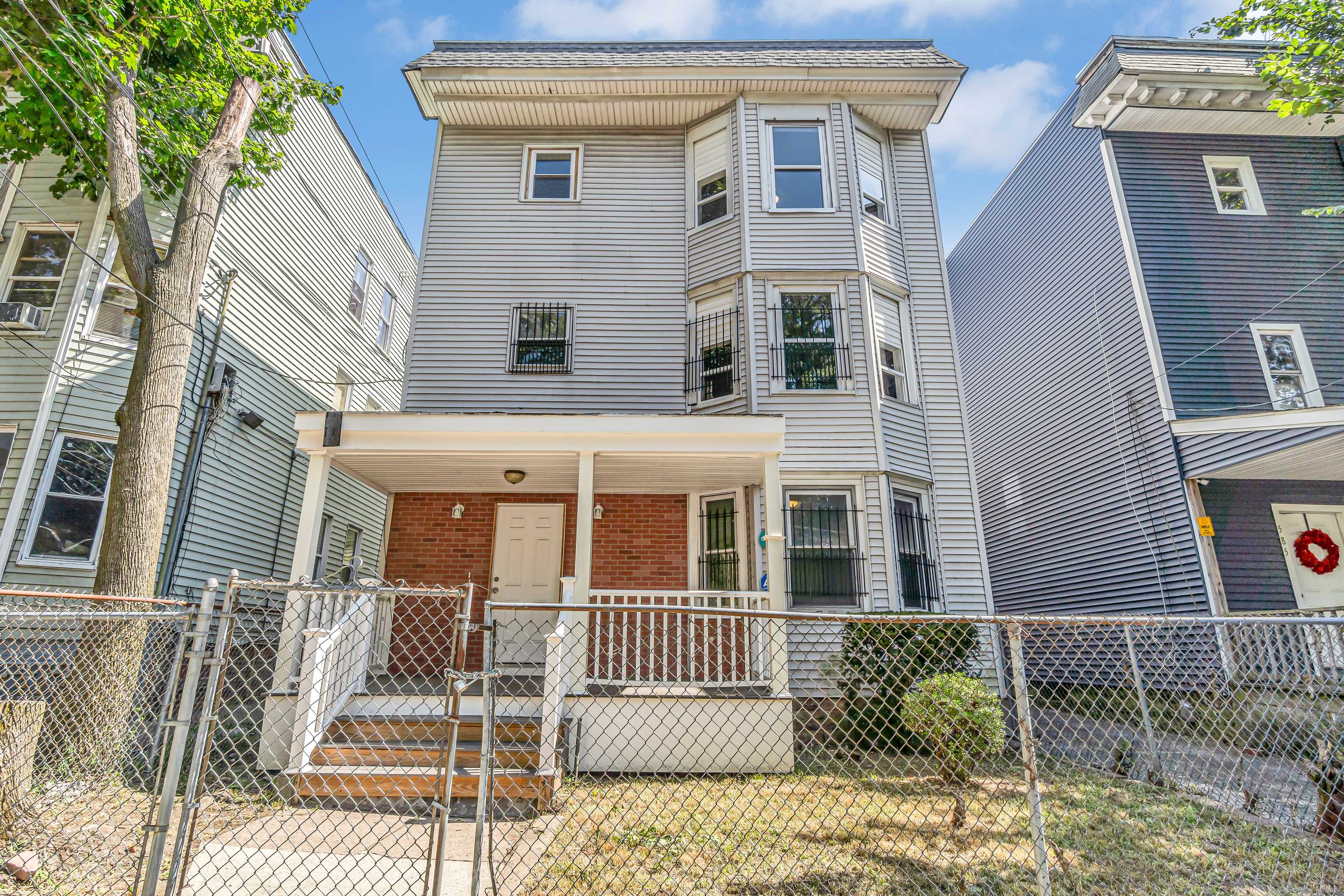 New Haven, CT 06511,589 Winchester Avenue